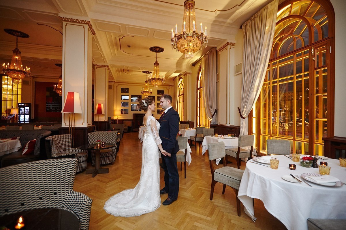 Свадебные съемки. Женский фотограф в Санк-Петербурге и Москве — фотосессия девушки в студии, портрет, фотосъемка