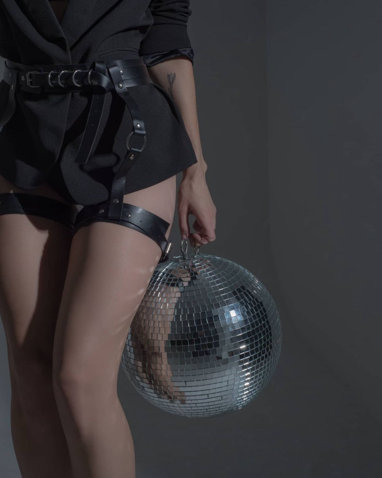 Гартеры кожаные 300 руб/час  | Залоговая стоимость - 2000 руб 