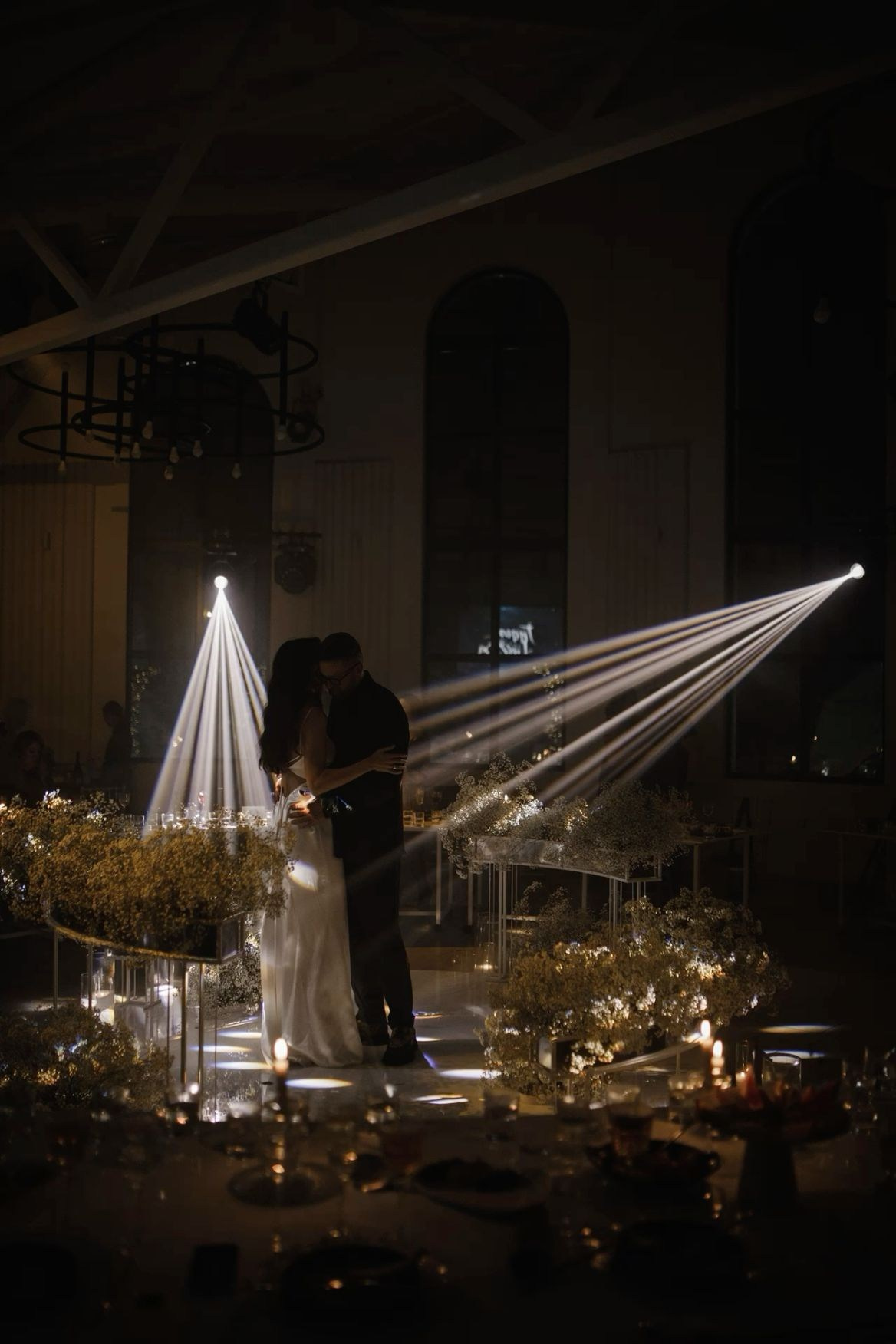 ИВЕНТОВЫЙ СВЕТ (EVENT LIGHT) НА СВАДЬБЕ. Фото и видеосъемка в Кызыле, аэросъемка Кызыл, фотограф, видеограф