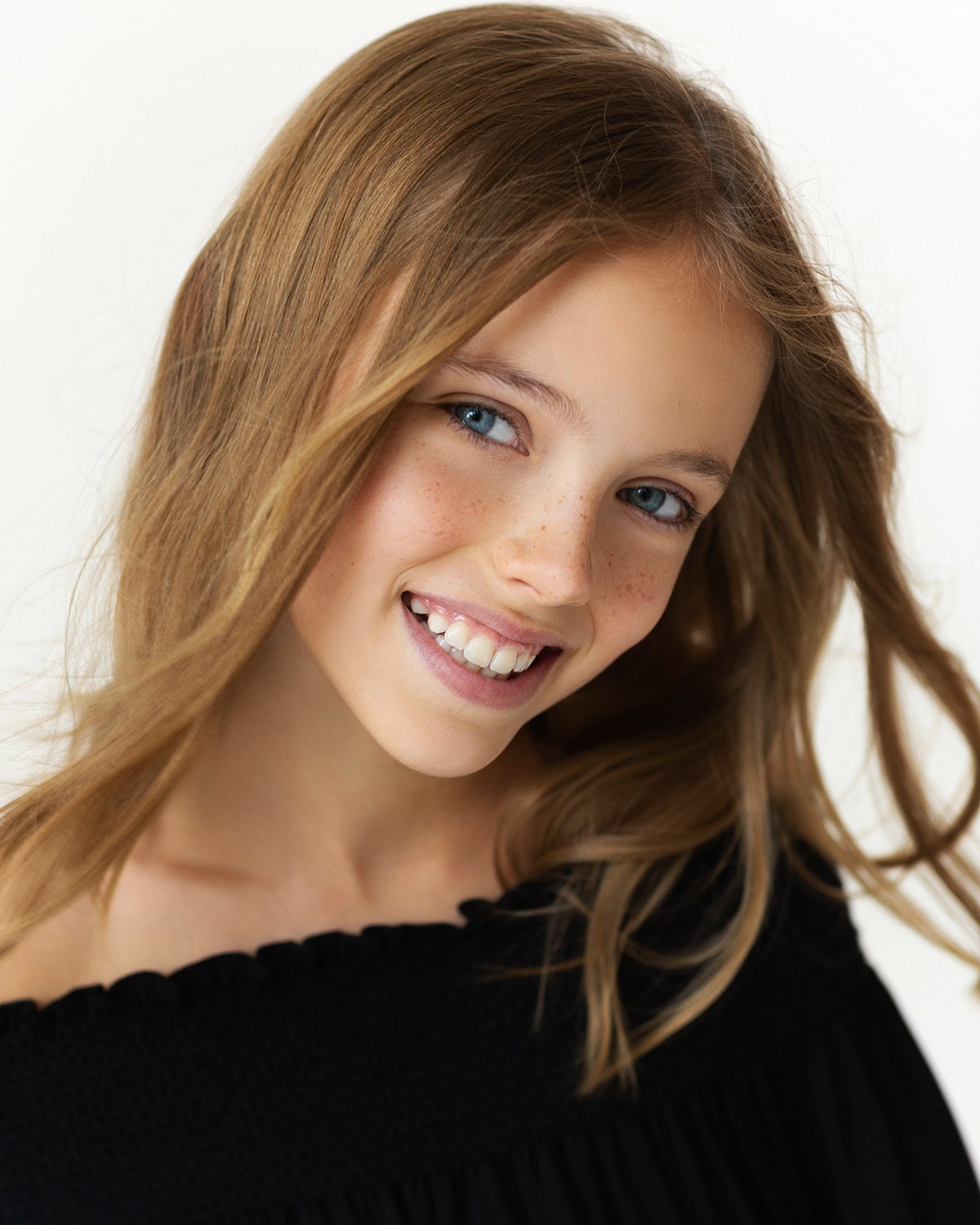 СЪЕМКИ В СТУДИИ. Oksanaseregina.wfolio.pro