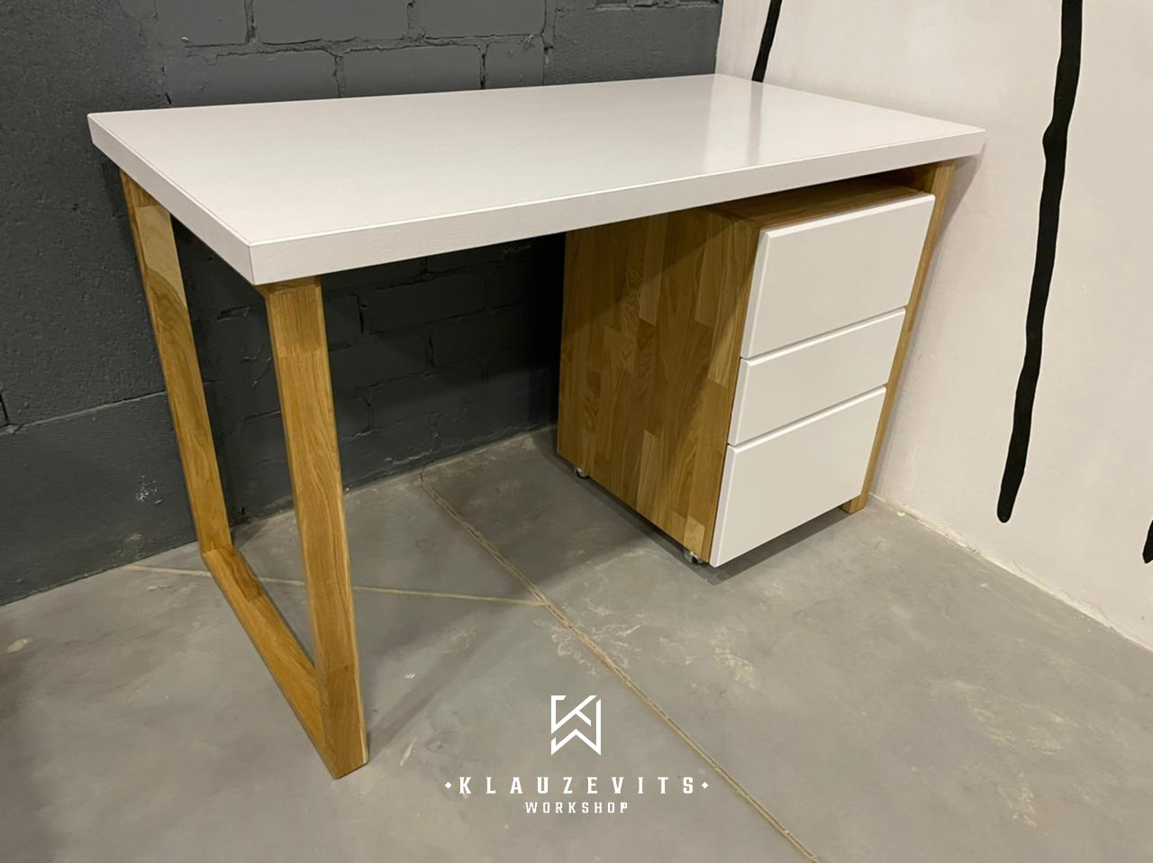 Письменный стол. Klauzevits Workshop