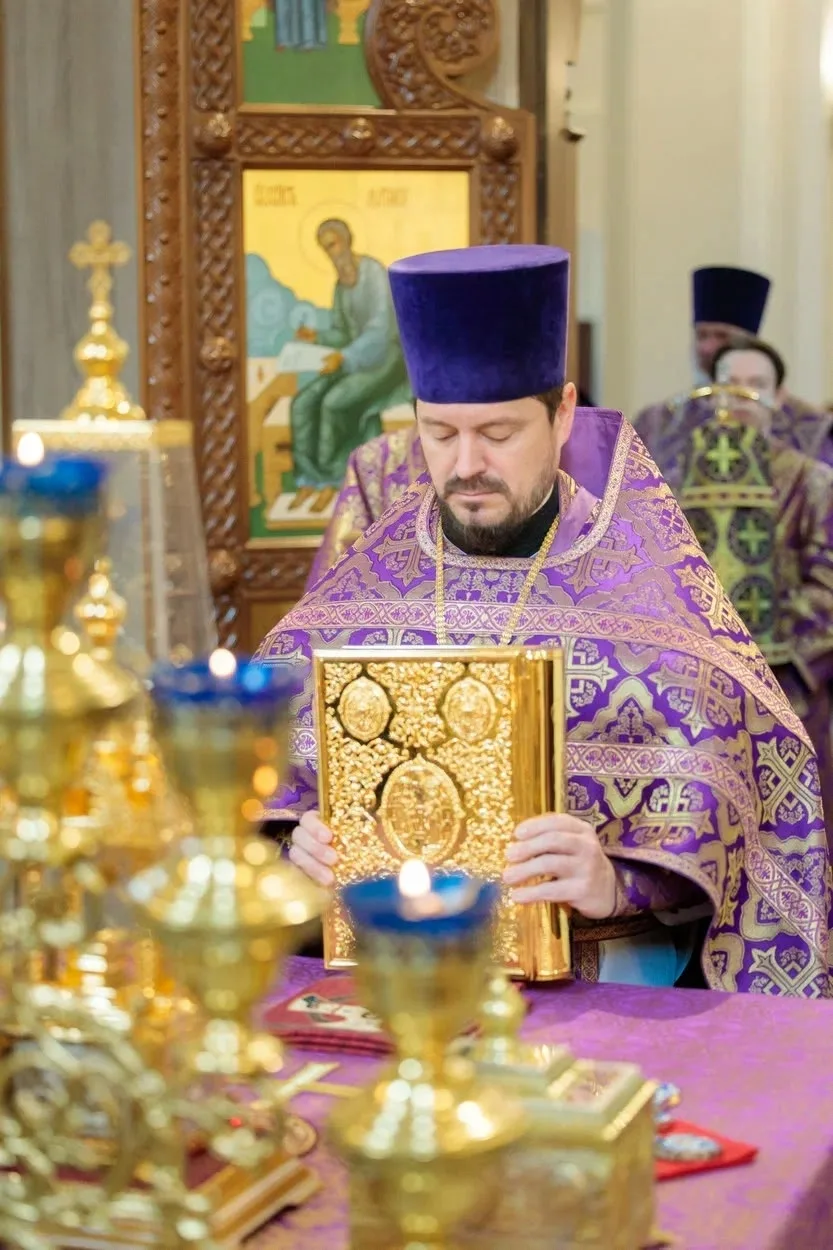 БЛАГОЧИННЫЙ СЕВЕРО-ЗАПАДНОГО ОКРУГА ПРИНЯЛ УЧАСТИЕ В АРХИЕРЕЙСКОМ БОГОСЛУЖЕНИМ В ХРАМЕ СВЯТИТЕЛЯ ТИХОНА ЗАДОНСКОГО. Саратовское Северо-Западное благочиние