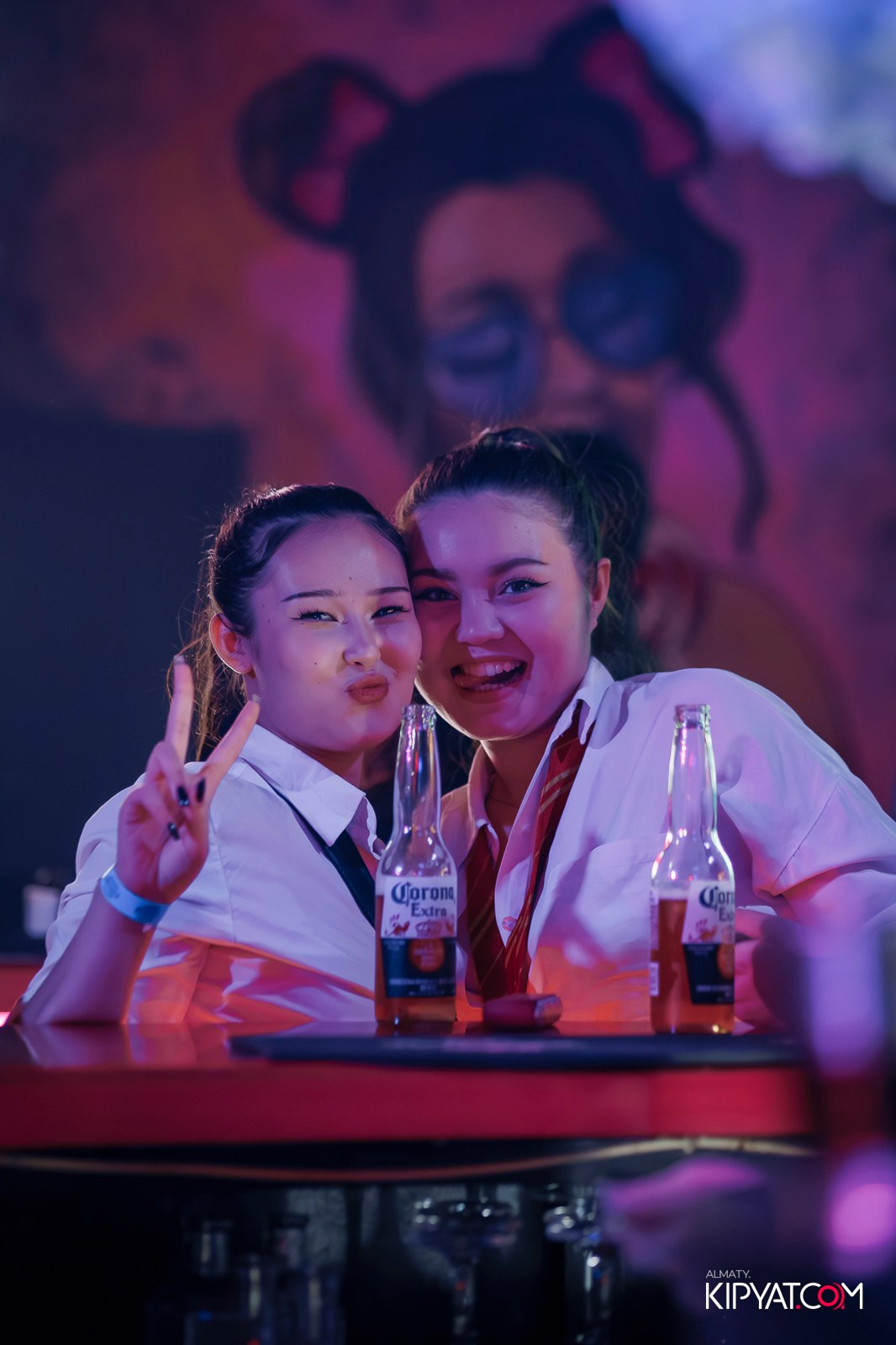 UYAT EMES BAR. КИПЯТКОМ АЛМАТЫ!