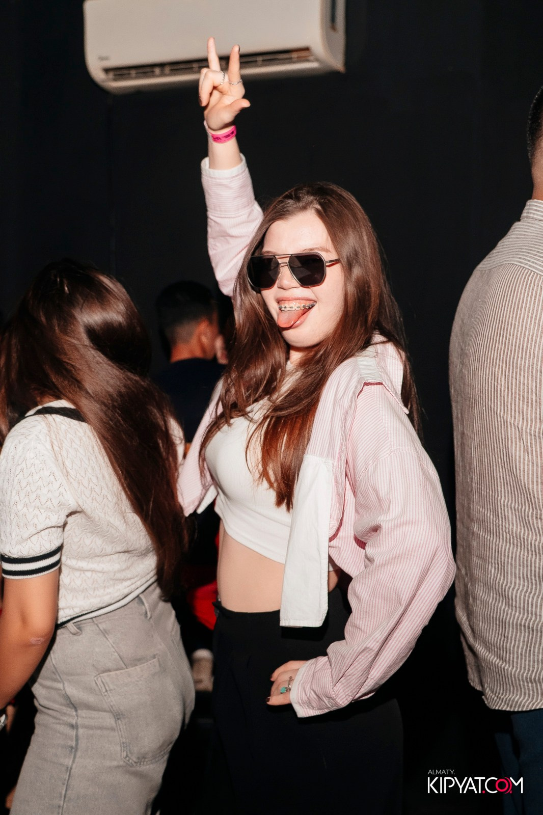 UYAT EMES BAR. КИПЯТКОМ АЛМАТЫ!