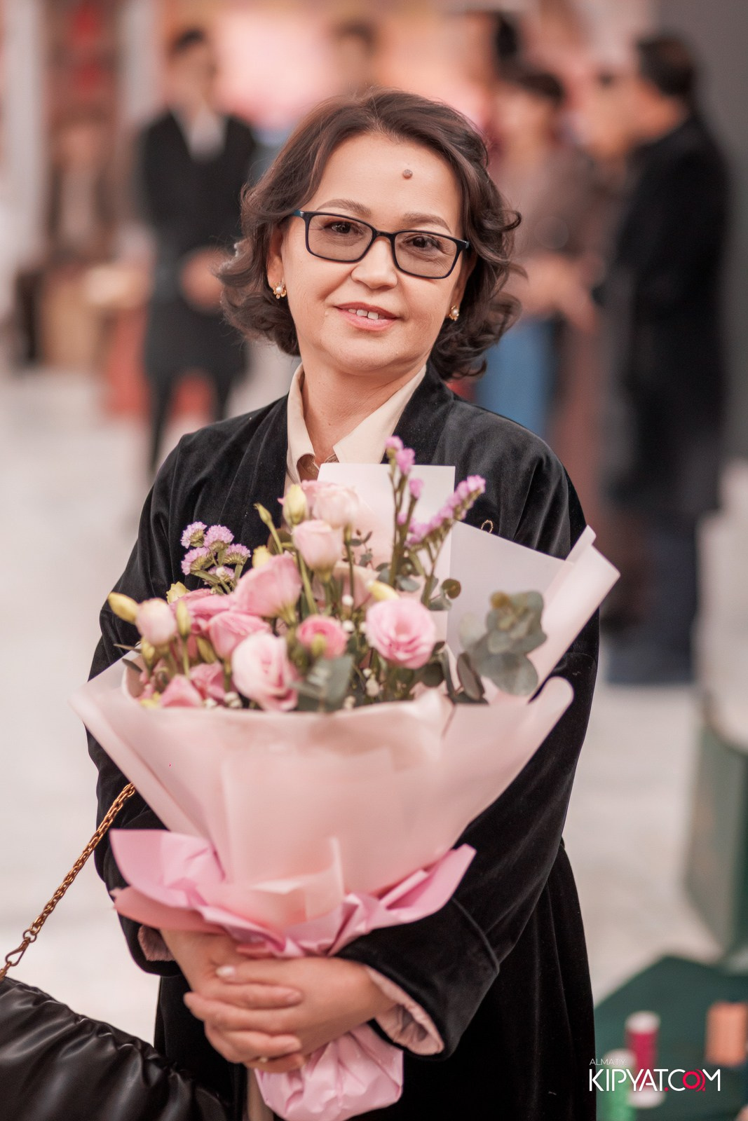 FASHION ПОКАЗ, КАЗАХСКОЙ НАЦИОНАЛЬНОЙ ОДЕЖДЫ. КИПЯТКОМ АЛМАТЫ!