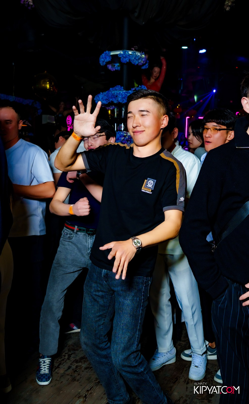 UYAT EMES BAR. КИПЯТКОМ АЛМАТЫ!