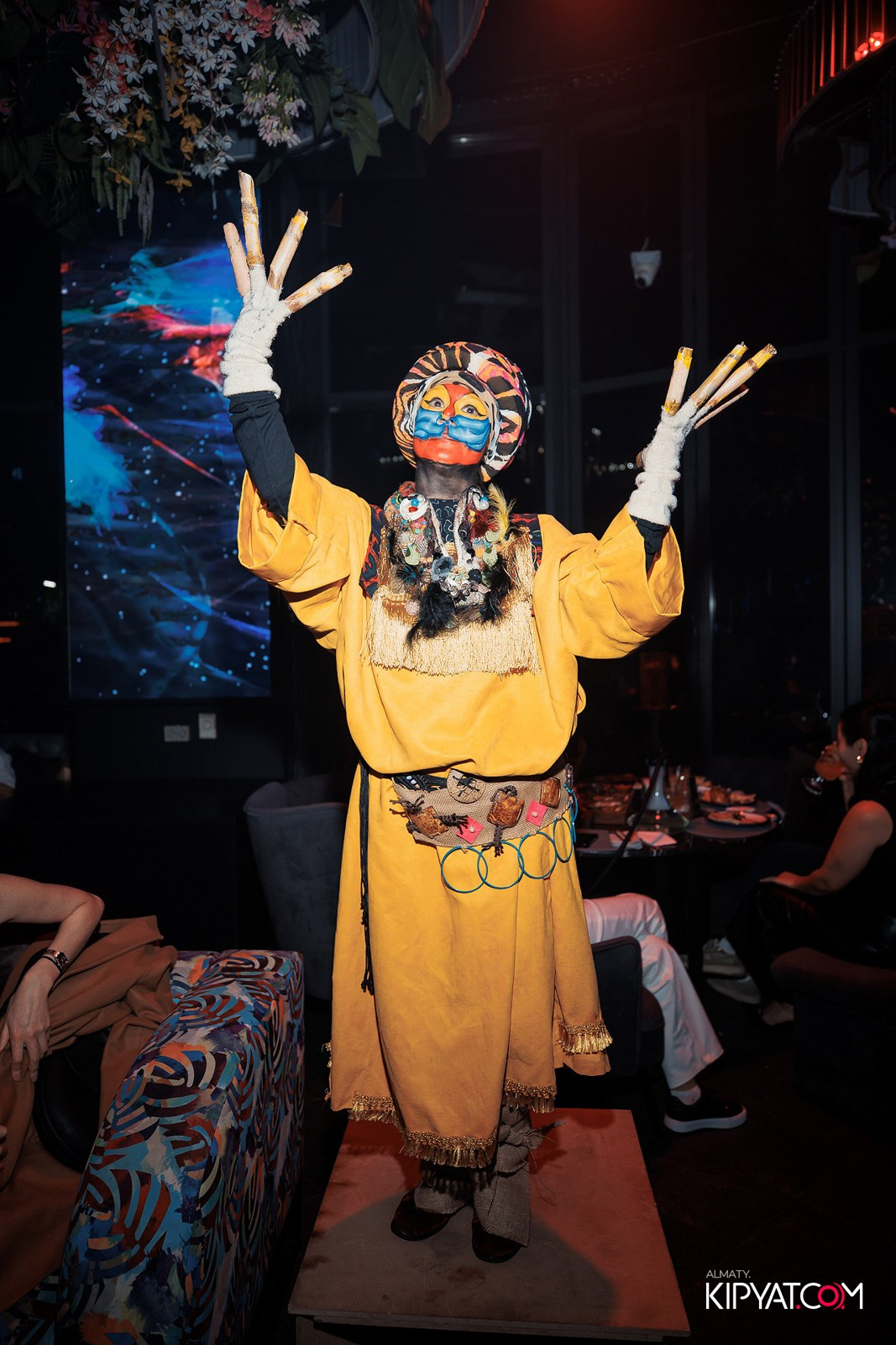 FRIENDS BAR & TERRACE. КИПЯТКОМ АЛМАТЫ!