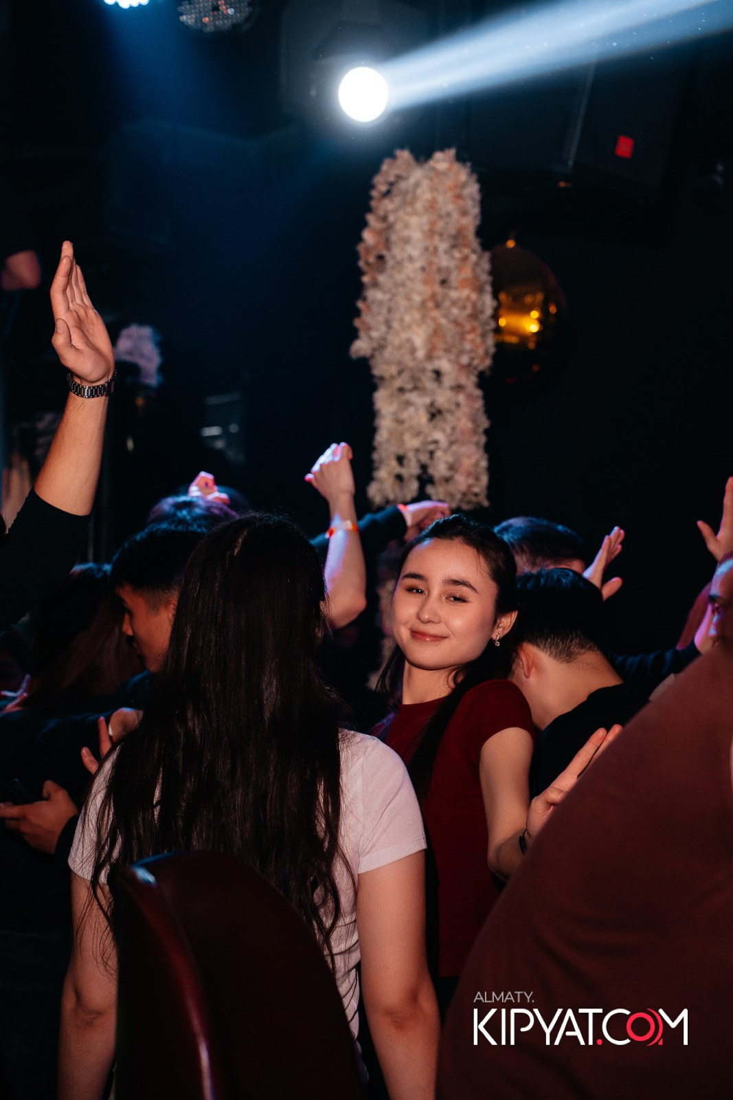 UYAT EMES BAR. КИПЯТКОМ АЛМАТЫ!