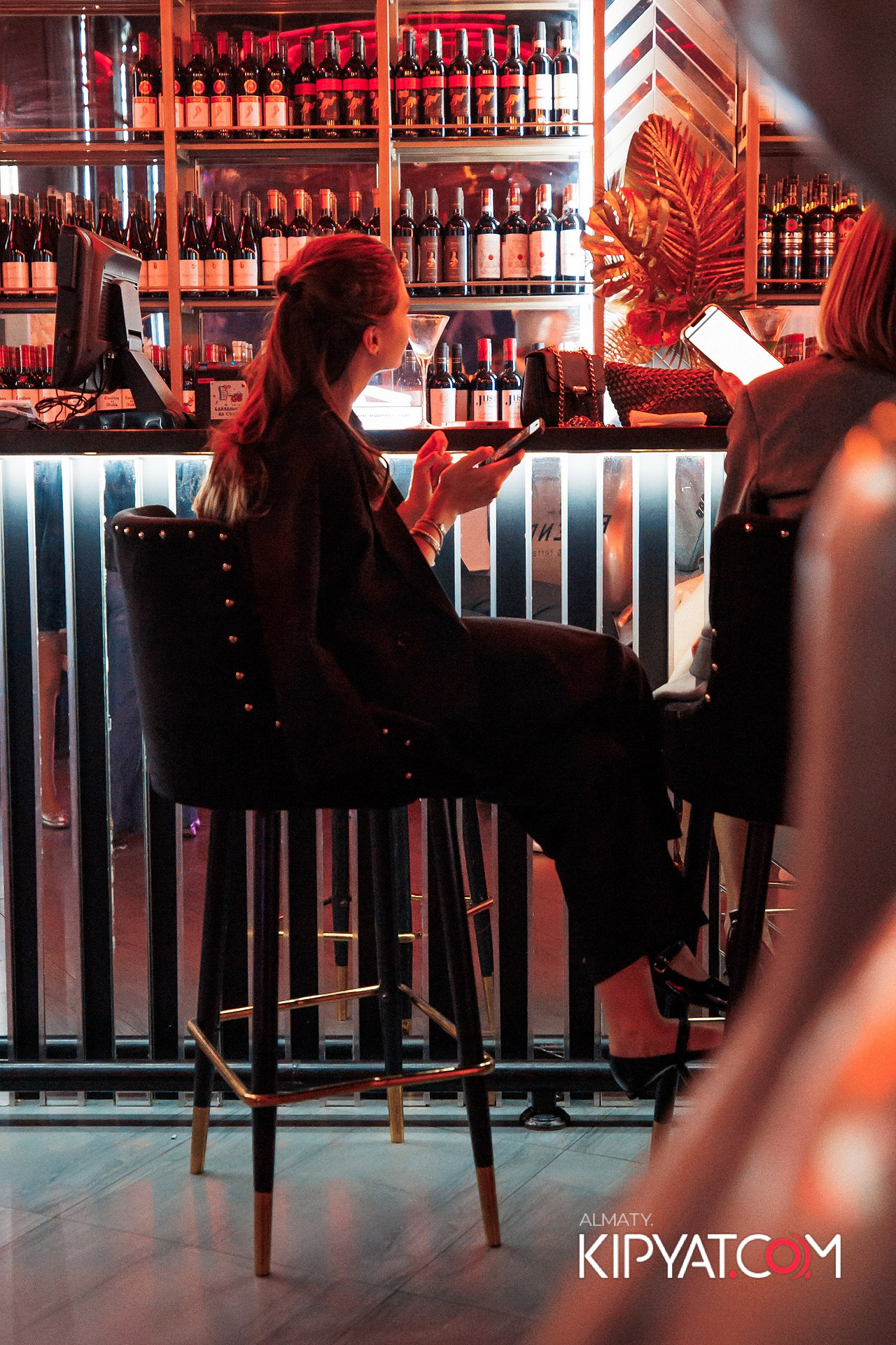 Friends bar & terrace. КИПЯТКОМ АЛМАТЫ!