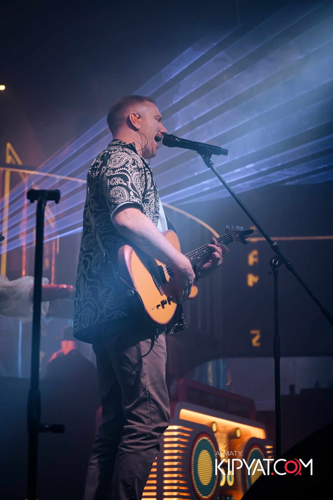 SANTA BARBARA ВЫСТУПЛЕНИЕ ГРУППЫ БРАТЬЯ ГРИММ. КИПЯТКОМ АЛМАТЫ!