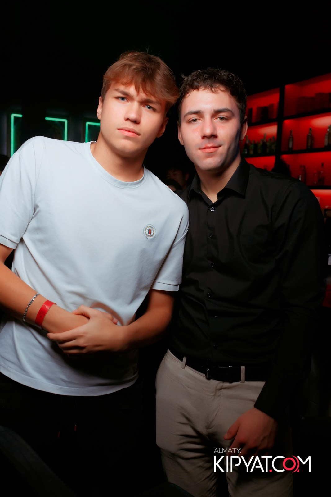 UYAT EMES BAR. КИПЯТКОМ АЛМАТЫ!