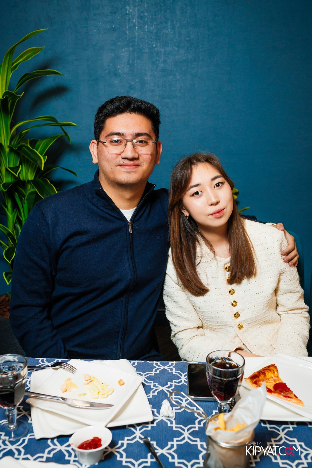 LIFE GRILL CAFE. КИПЯТКОМ АЛМАТЫ!