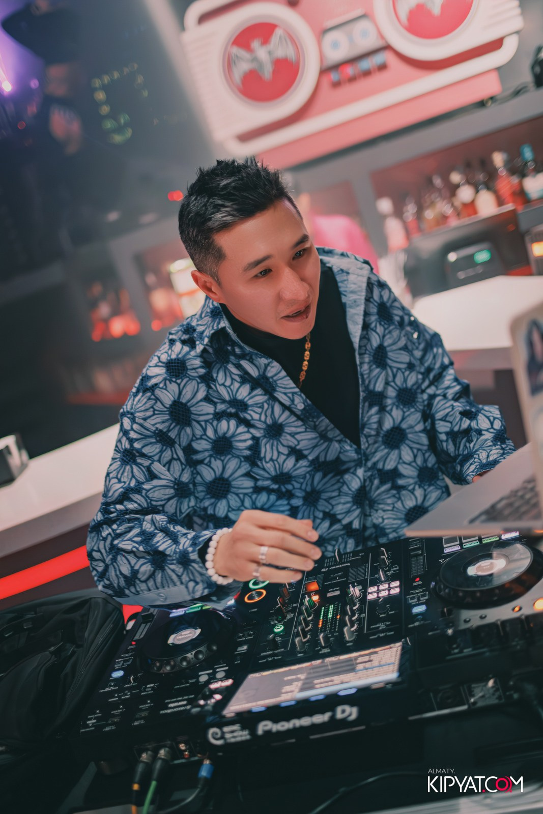 SANTA RAVE В НОЧНОМ КЛУБЕ SANTA BARBARA. КИПЯТКОМ АЛМАТЫ!