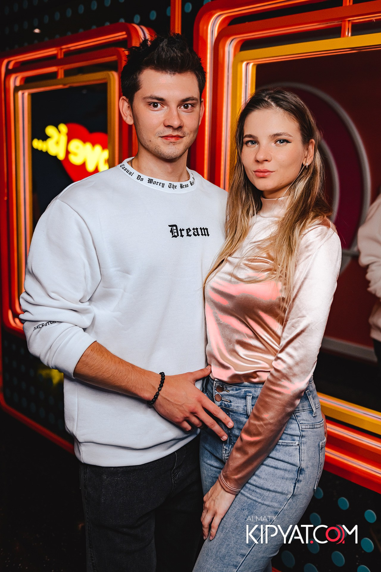 ВЫСТУПЛЕНИЕ ГРУППЫ ВИРУС SANTA BARBARA. КИПЯТКОМ АЛМАТЫ!