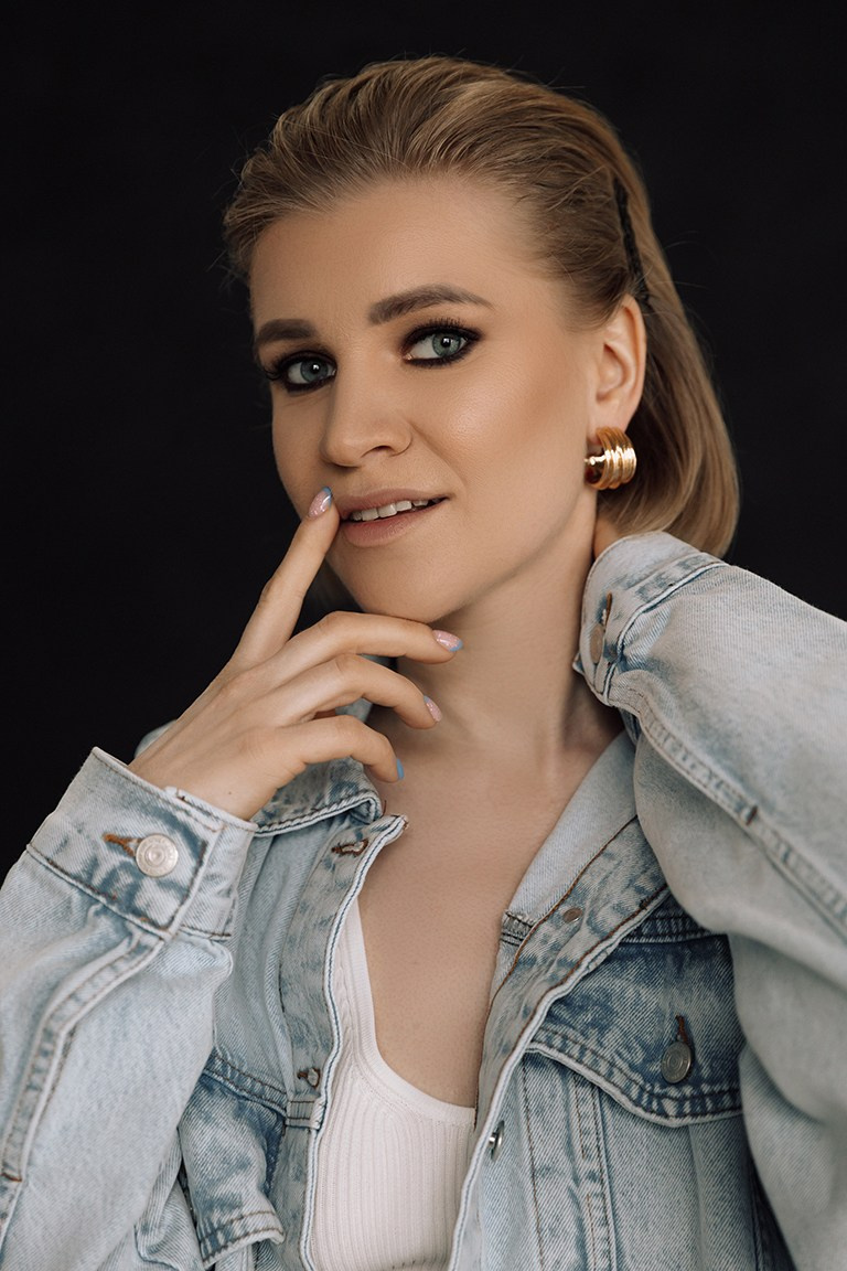 Фотосессии. Студия визажистов, стилистов по прическам, бровистов и мастеров по ресницам