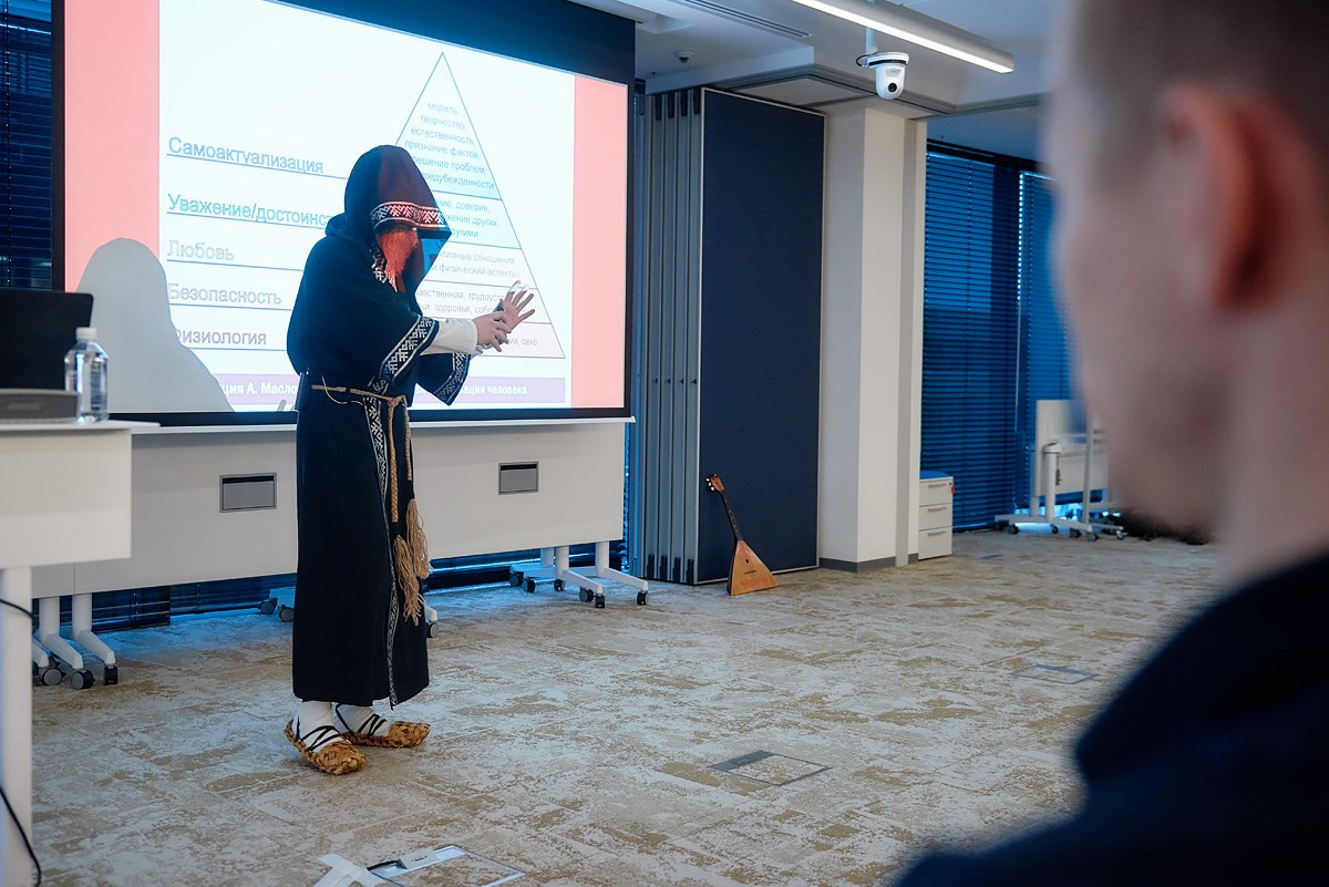 Нейромонах Феофан в Avito. Репортажный фотограф в Москве Вадим Францев