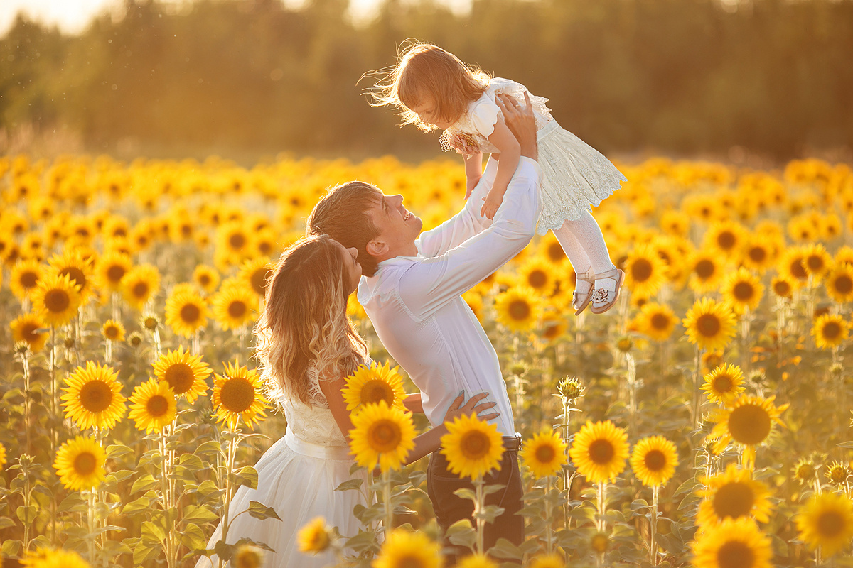 Семейная прогулочная фотосессия в Омске. Фотограф в Омске Таня Бережная