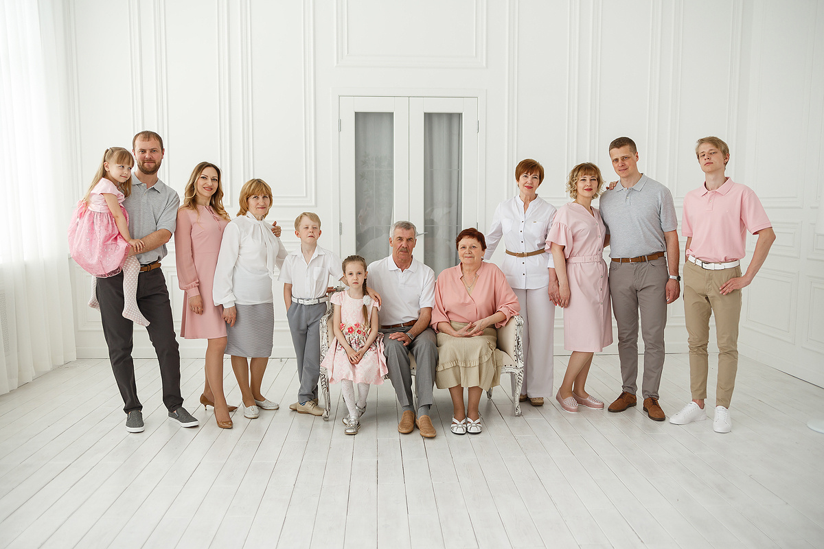 Съемка большой семьи в Омске. Фотограф в Омске Таня Бережная