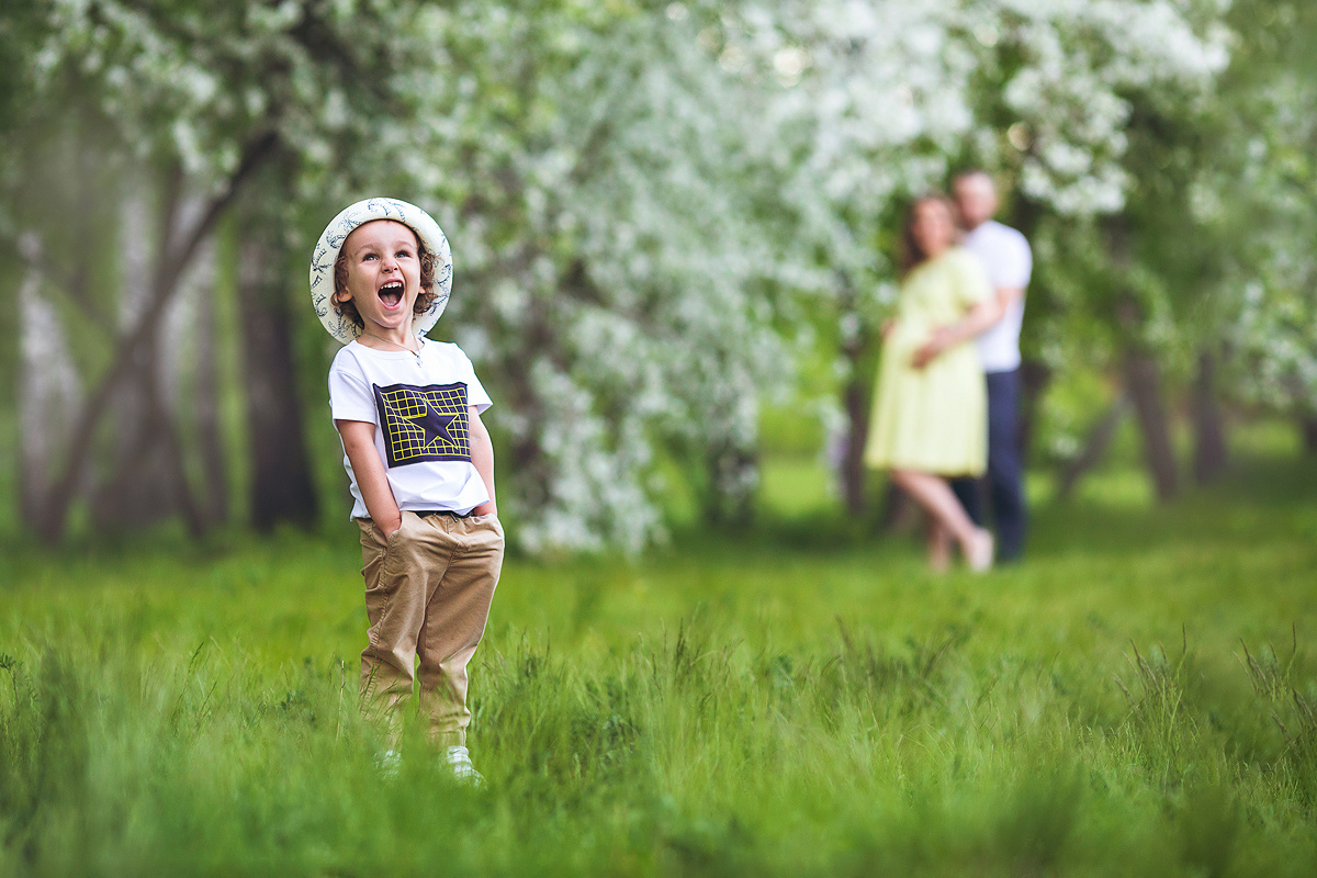 Семейная прогулочная фотосессия в Омске. Фотограф в Омске Таня Бережная