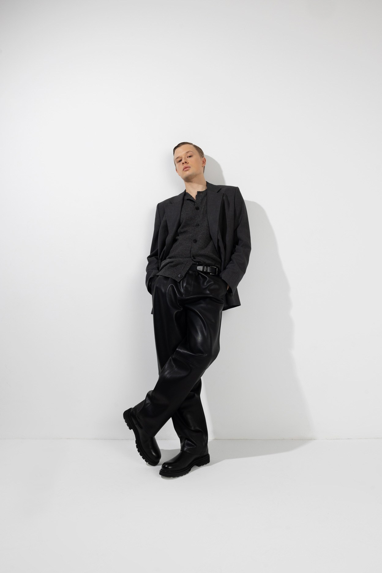 Илья WhitePhotoSchool. Портретный фотограф, контент фотограф, продающие фото в Москве и МО