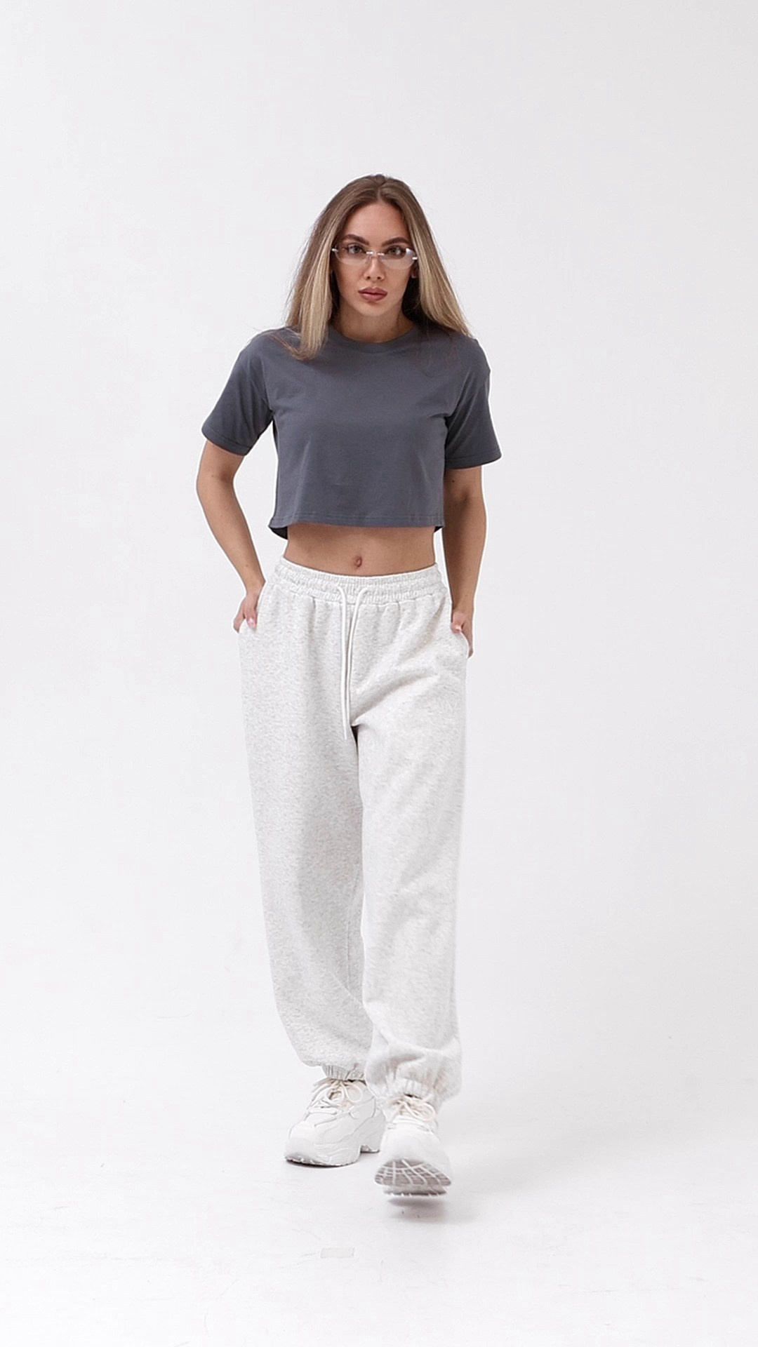 Настя. Фото для маркетплейсов в самых сочных локациях города Сочи