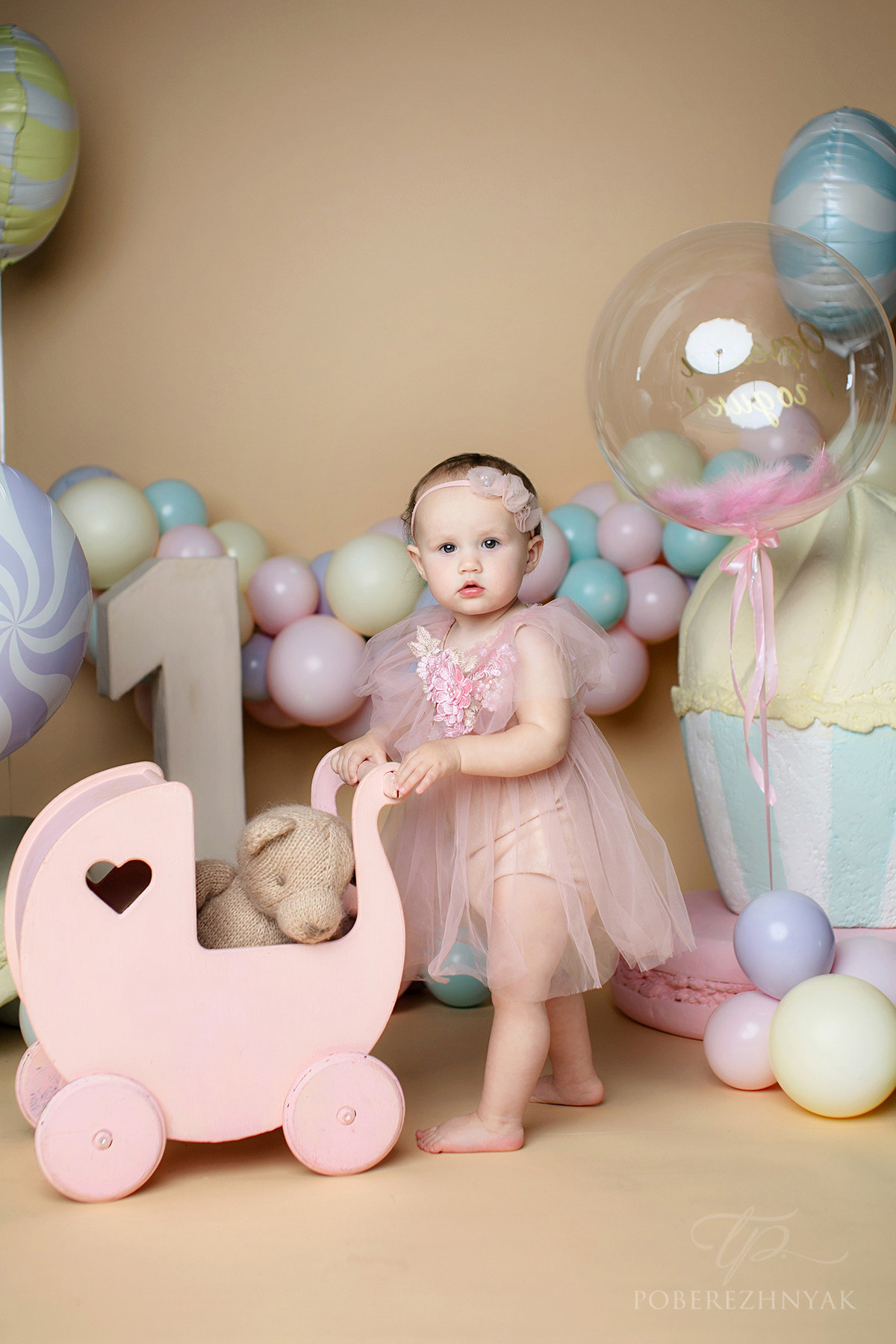 Годик Офелии. Фотограф новорожденных во Владивостоке Татьяна Побережняк