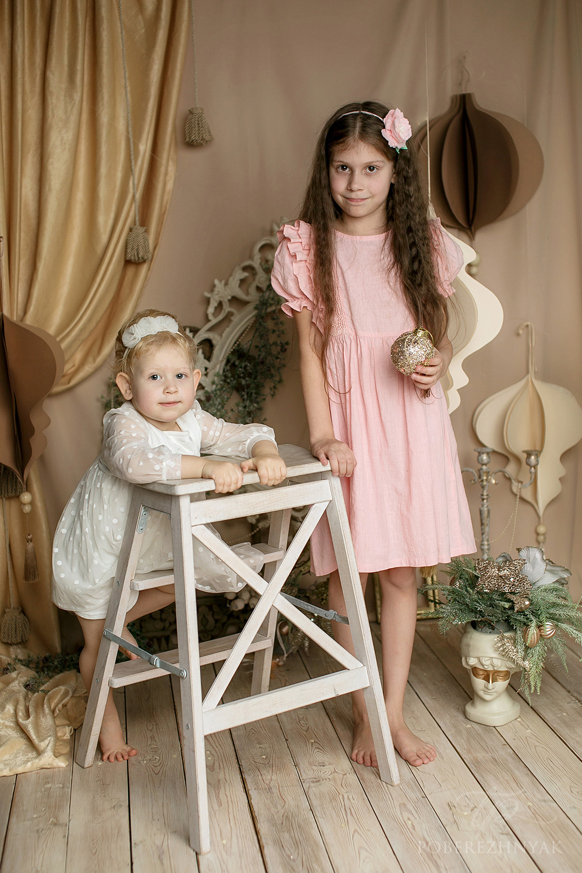 Новогодняя Маша и Даша. Фотограф новорожденных во Владивостоке Татьяна Побережняк