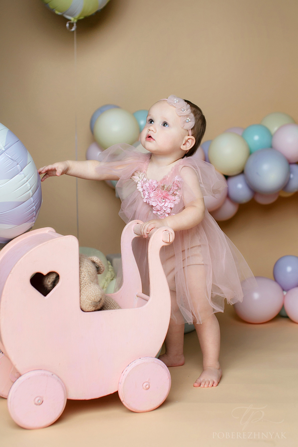 Годик Офелии. Фотограф новорожденных во Владивостоке Татьяна Побережняк