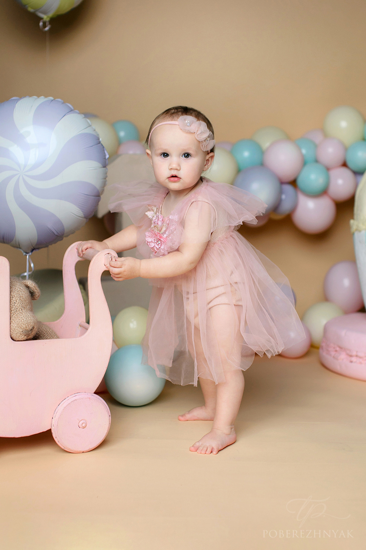 Годик Офелии. Фотограф новорожденных во Владивостоке Татьяна Побережняк