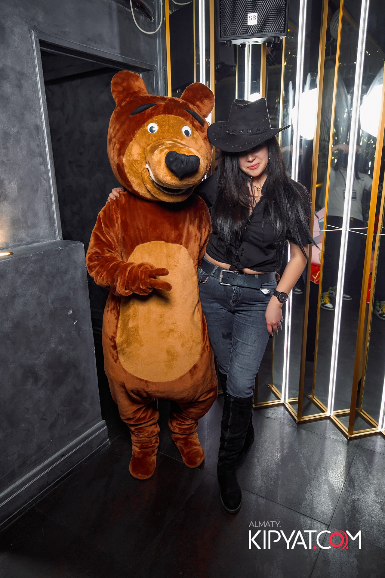 УХО И МЕДВЕДЬ НА ГАГАРИНА. КИПЯТКОМ АЛМАТЫ!