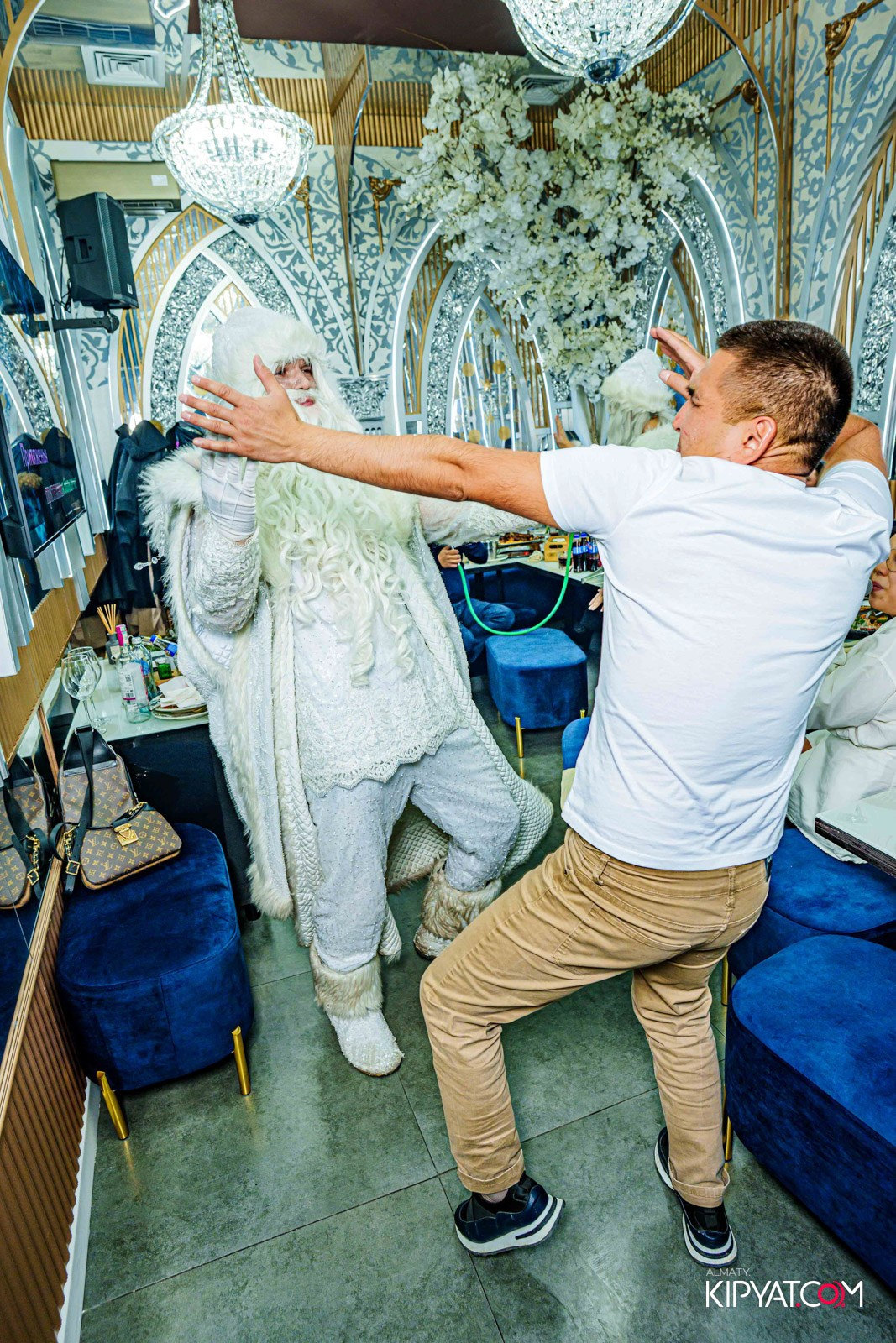 MOOD KARAOKE &TERRACE. КИПЯТКОМ АЛМАТЫ!