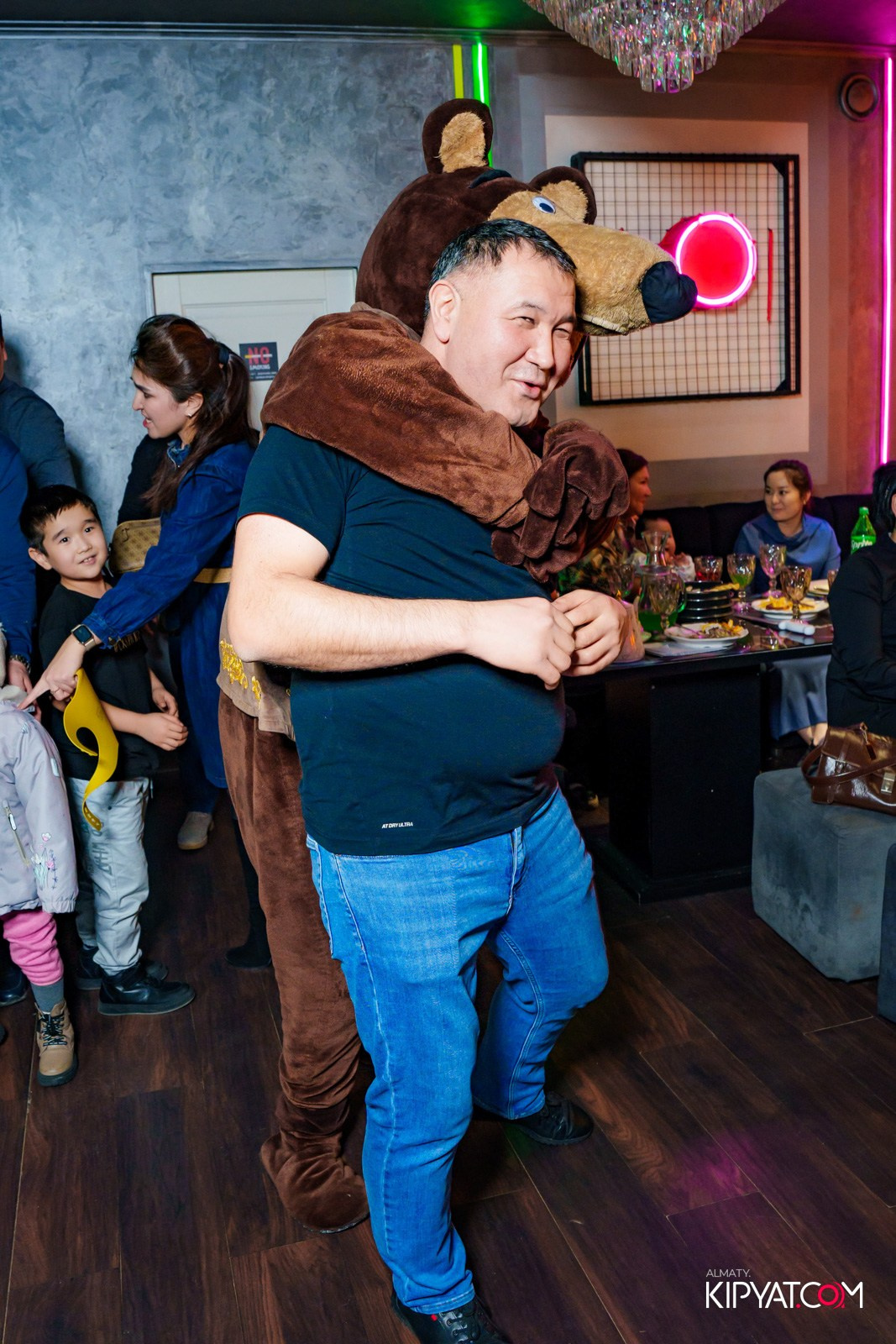 УХО И МЕДВЕДЬ НА САИНА. КИПЯТКОМ АЛМАТЫ!