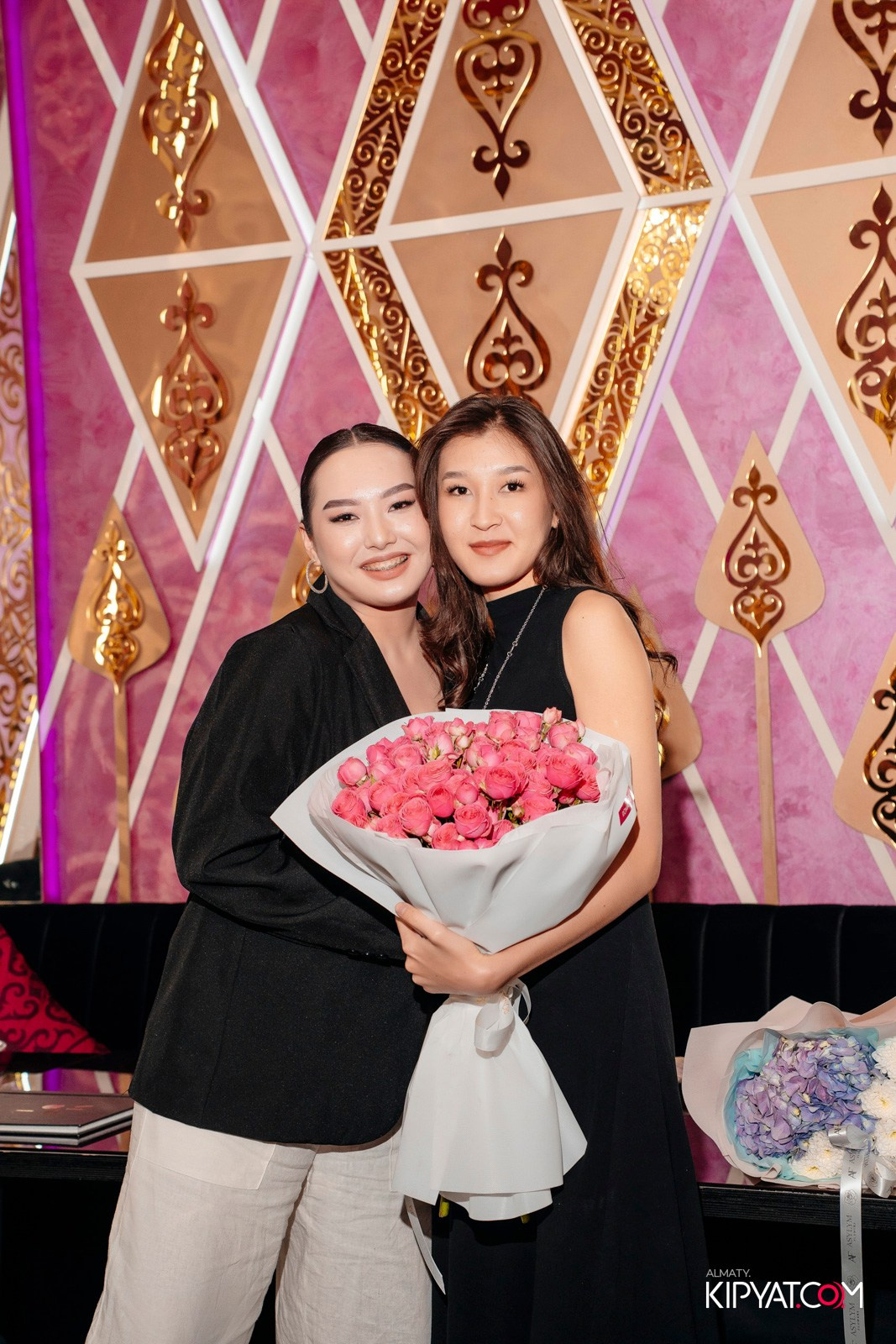 MOOD KARAOKE & TERRACE. КИПЯТКОМ АЛМАТЫ!