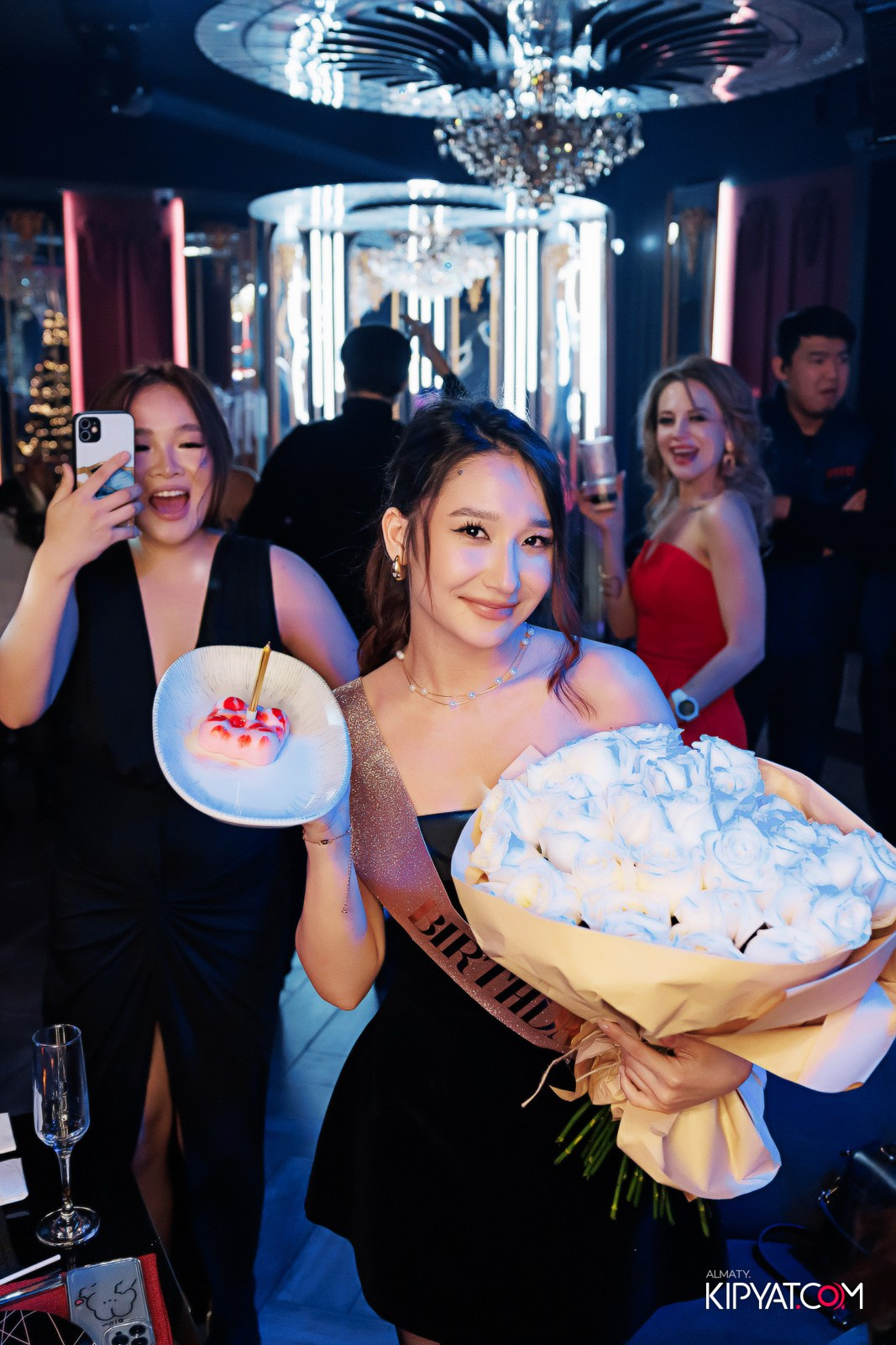 ЗАЯ, НА БИС. КИПЯТКОМ АЛМАТЫ!