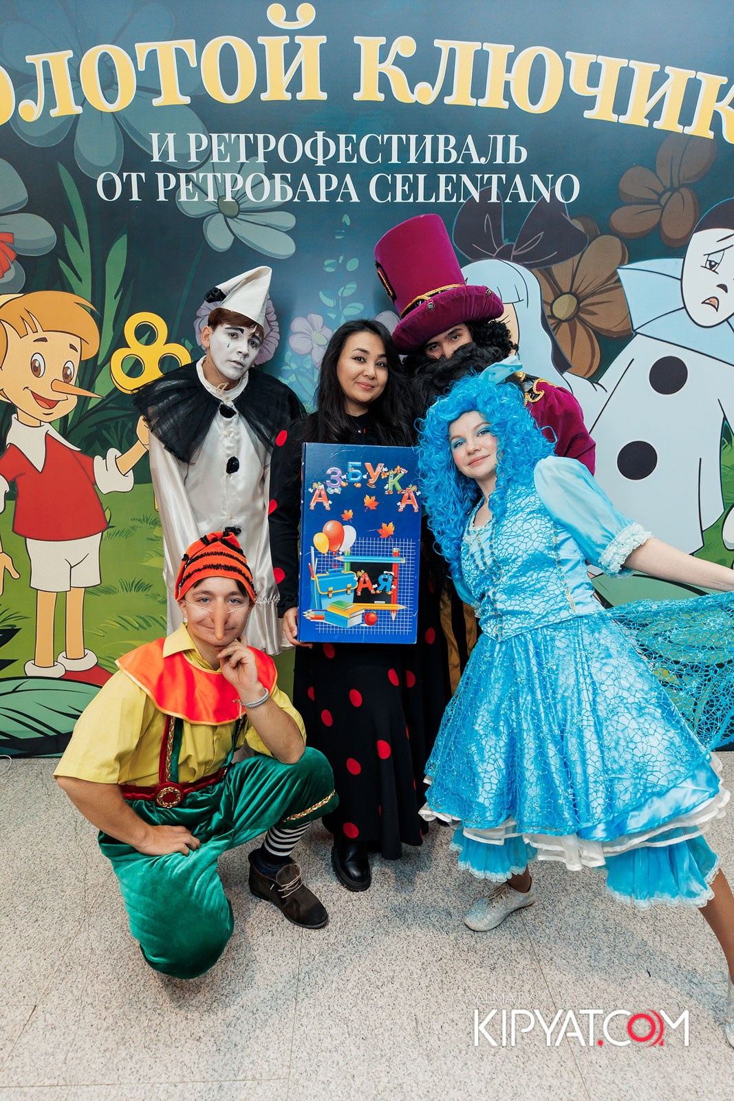 ЗОЛОТОЙ КЛЮЧИК И РЕТРОФЕСТИВАЛЬ ОТ РЕСТОБАРА CELENTANO. КИПЯТКОМ АЛМАТЫ!