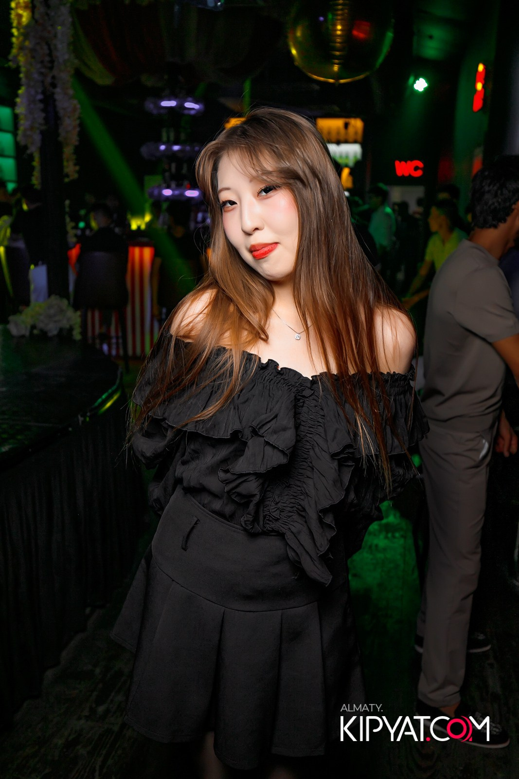 UYAT EMES BAR. КИПЯТКОМ АЛМАТЫ!