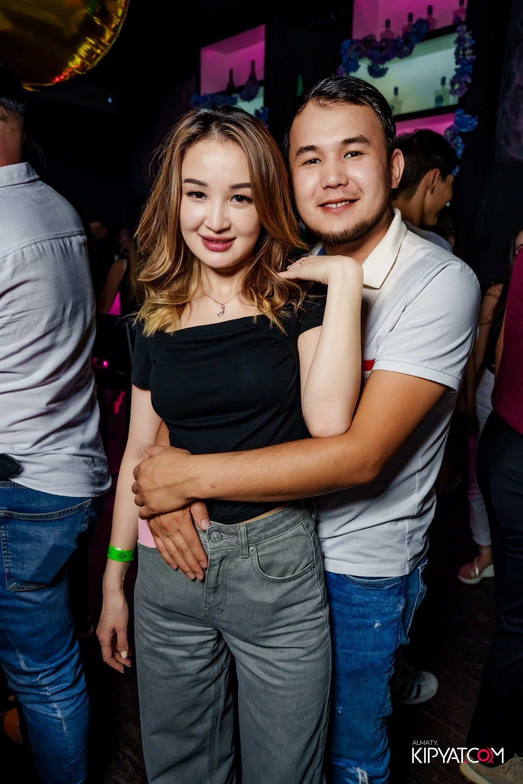 UYAT EMES BAR. КИПЯТКОМ АЛМАТЫ!