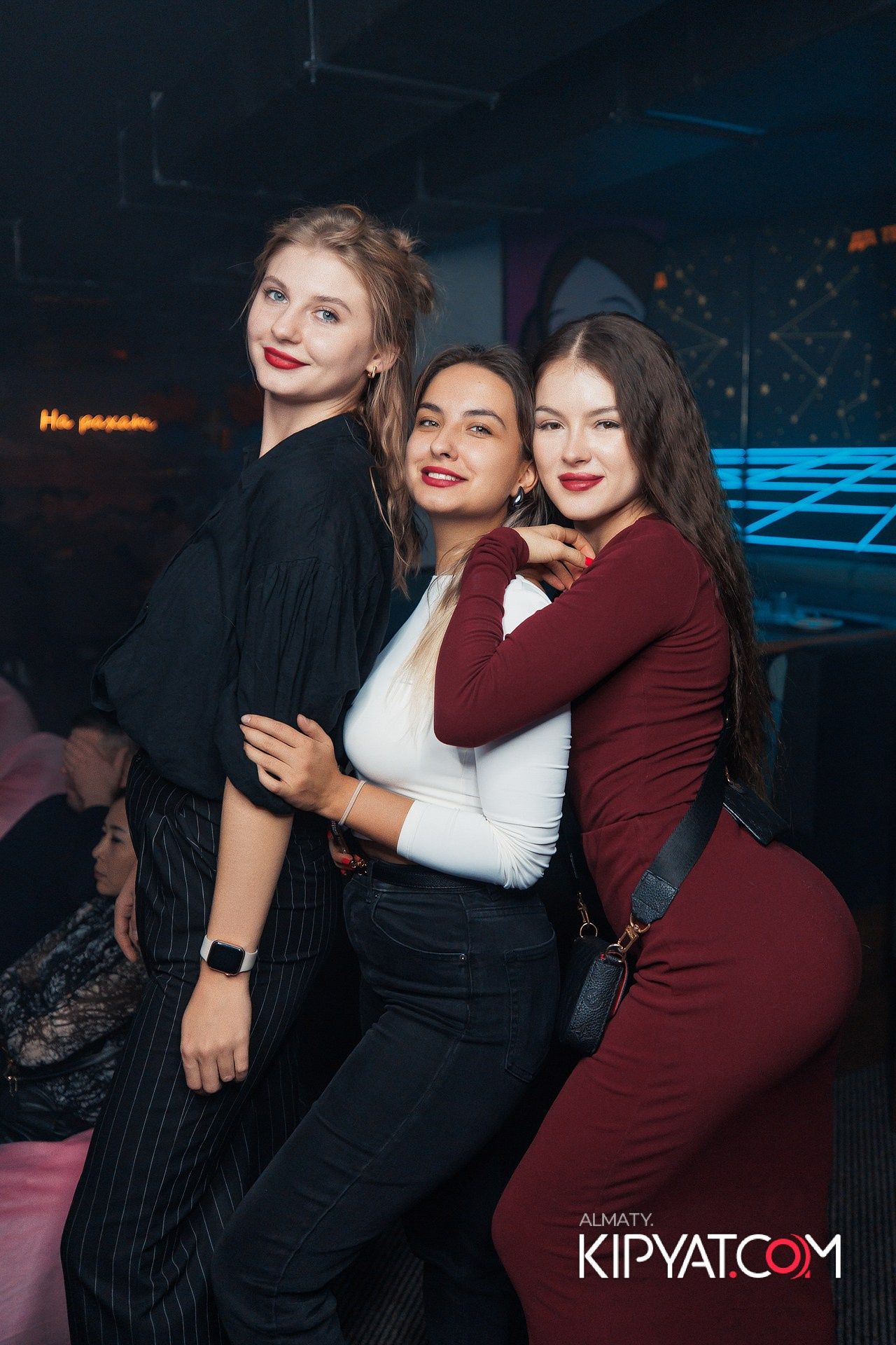 КОНЦЕРТ ГРУППЫ HIFI SANTA BARBARA. КИПЯТКОМ АЛМАТЫ!