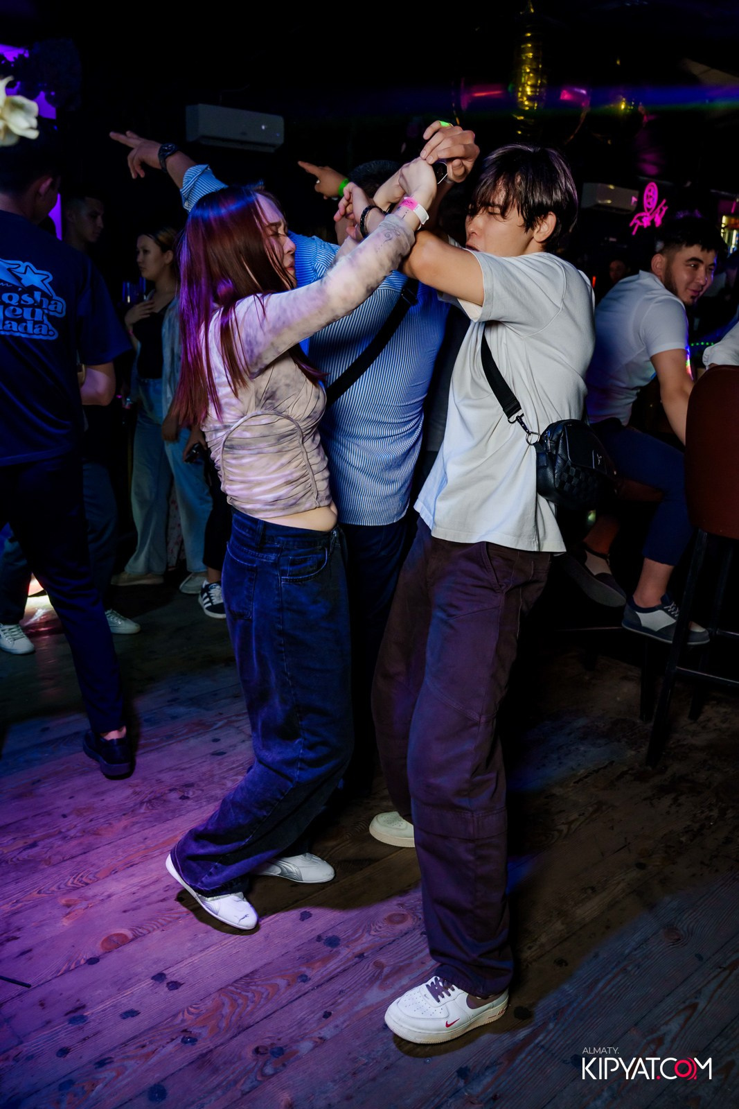 UYAT EMES BAR. КИПЯТКОМ АЛМАТЫ!