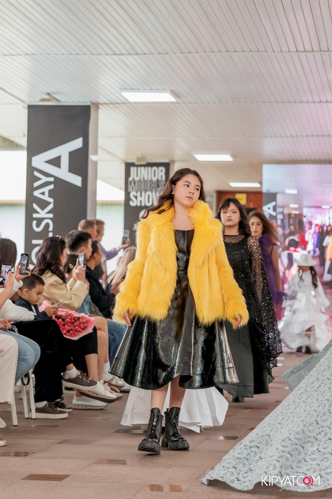 JUNIOR FASHION SHOW. КИПЯТКОМ АЛМАТЫ!