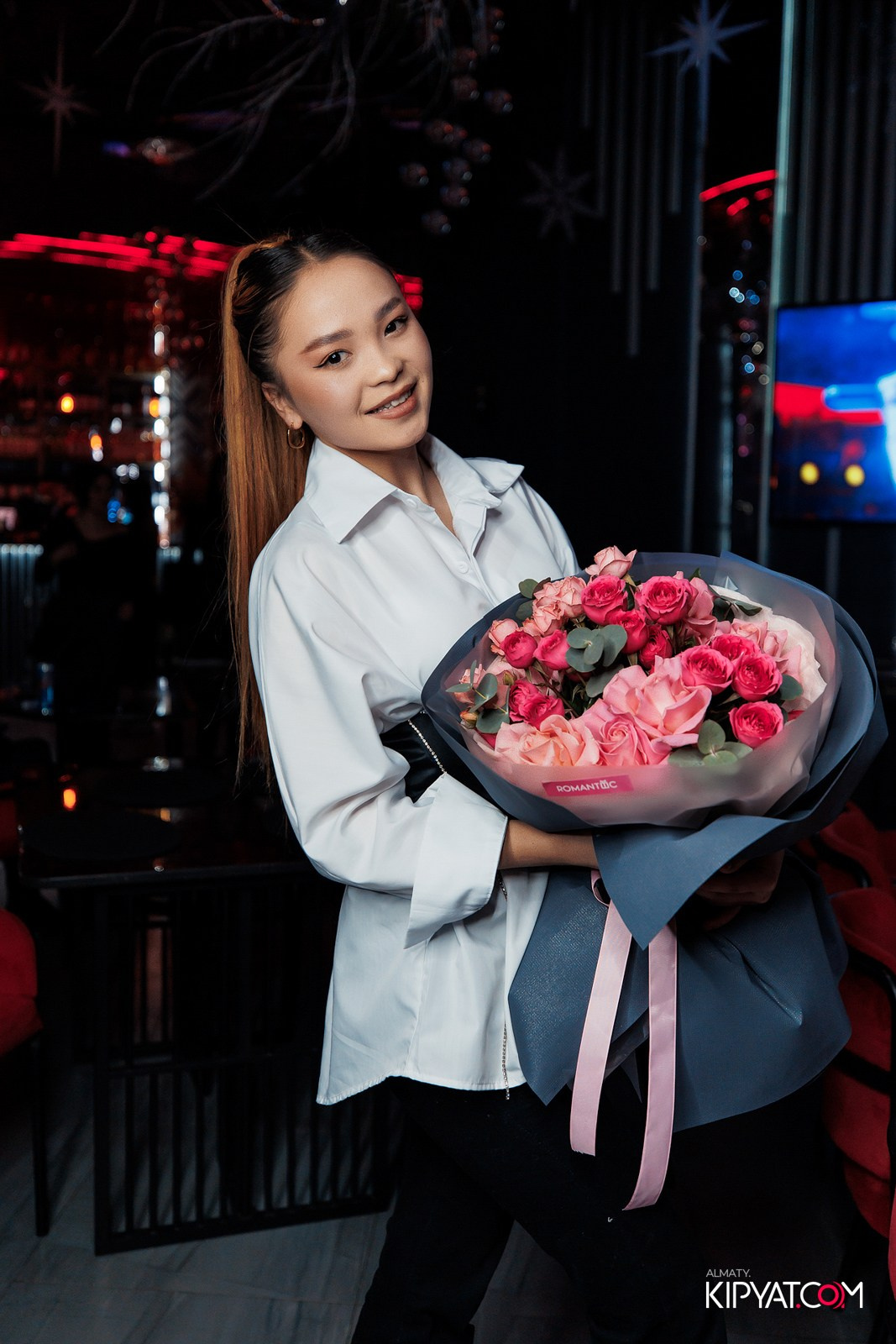 FRIENDS BAR & TERRACE. КИПЯТКОМ АЛМАТЫ!