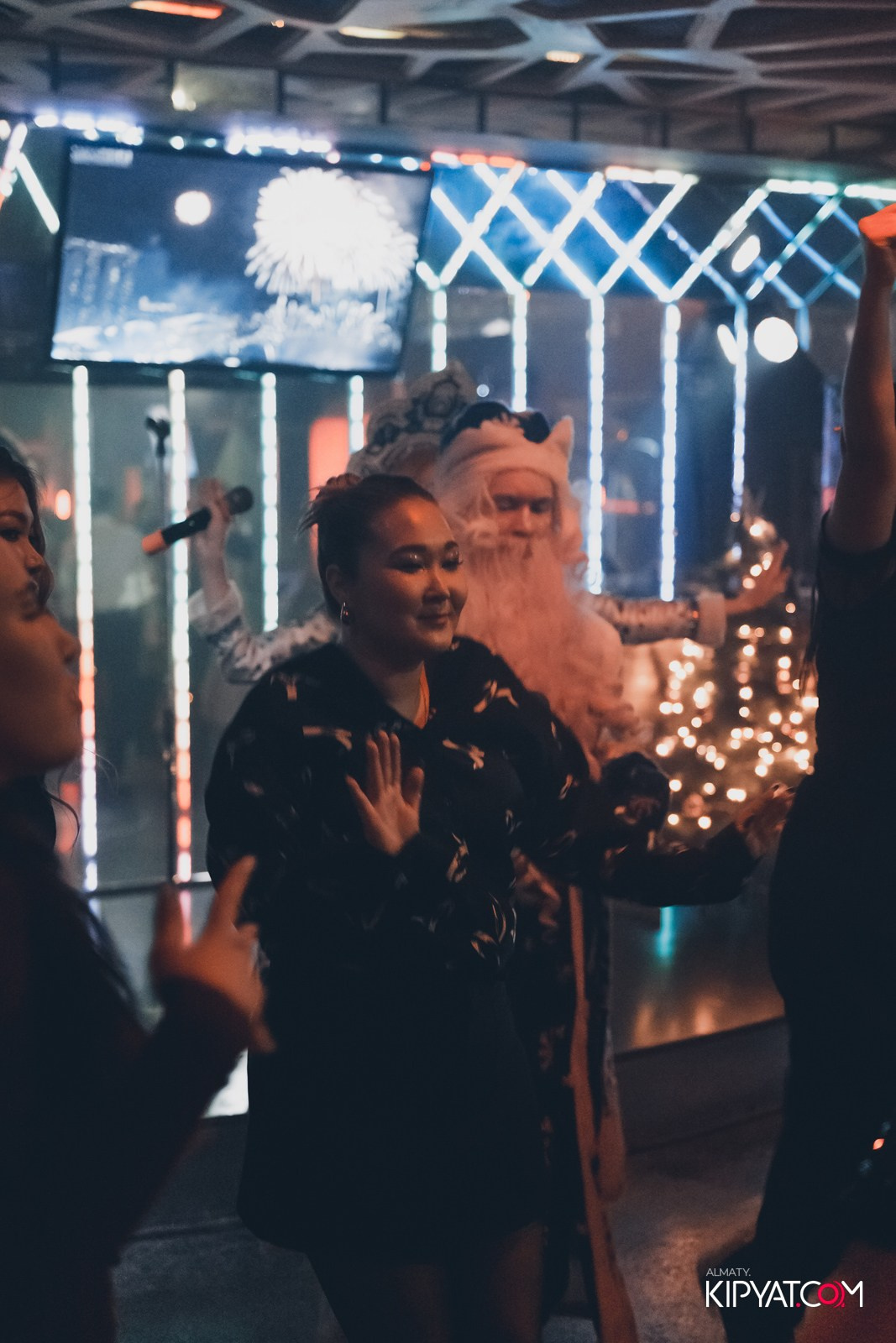 КАРАОКЕ МИКРОФОН. КИПЯТКОМ АЛМАТЫ!