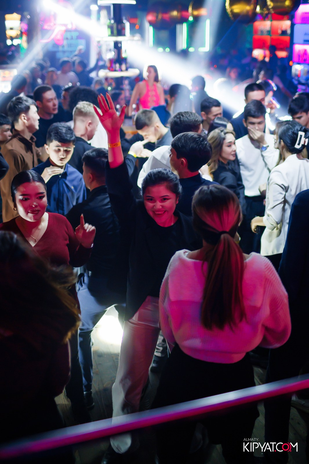 UYAT EMES BAR. КИПЯТКОМ АЛМАТЫ!