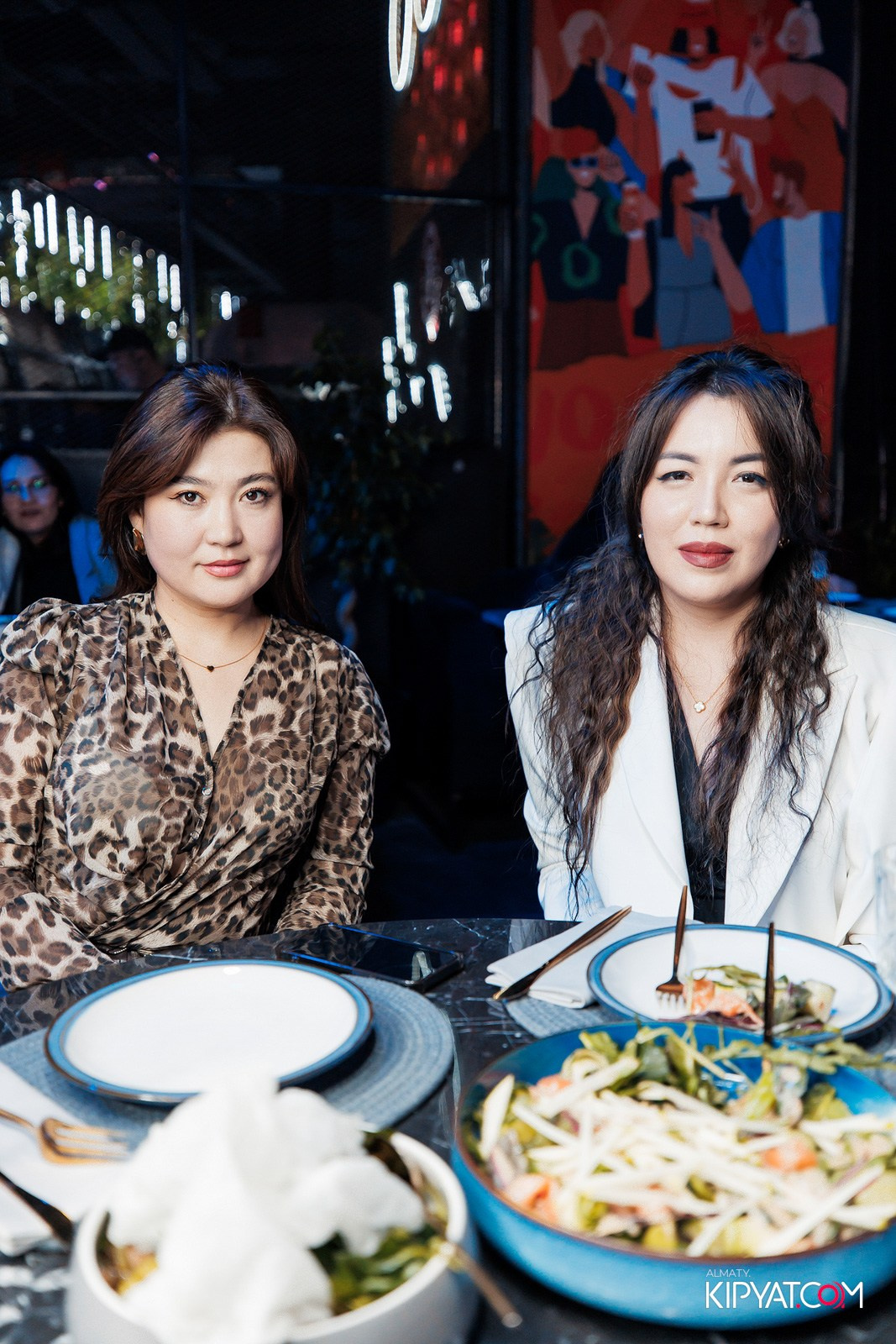 FRIENDS BAR & TERRACE. КИПЯТКОМ АЛМАТЫ!