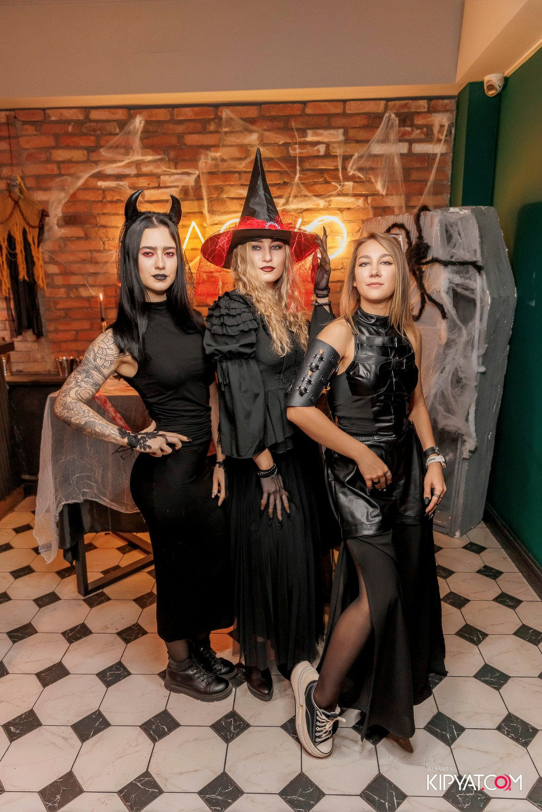 HALLOWEEN PARTY — OLOVO BAR НА ДОСТЫК. КИПЯТКОМ АЛМАТЫ!