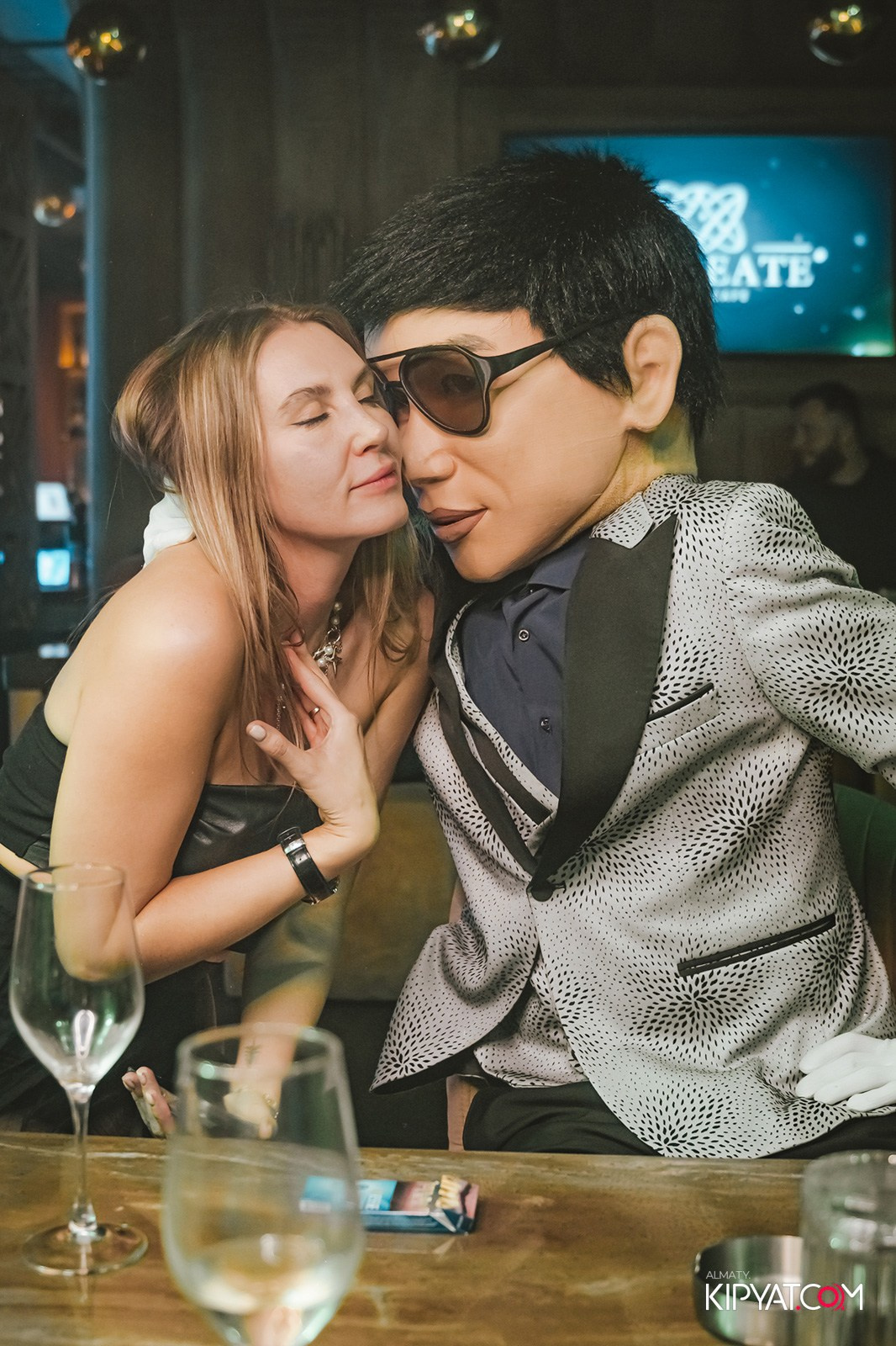 LAUREATE GRANDE CAFE. КИПЯТКОМ АЛМАТЫ!