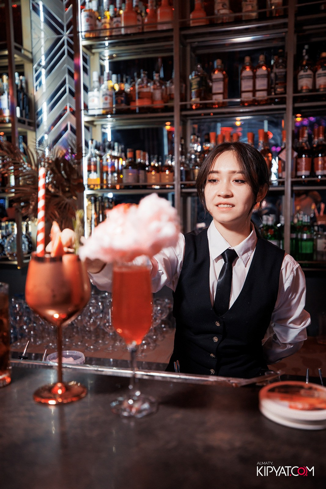 FRIENDS BAR & TERRACE. КИПЯТКОМ АЛМАТЫ!