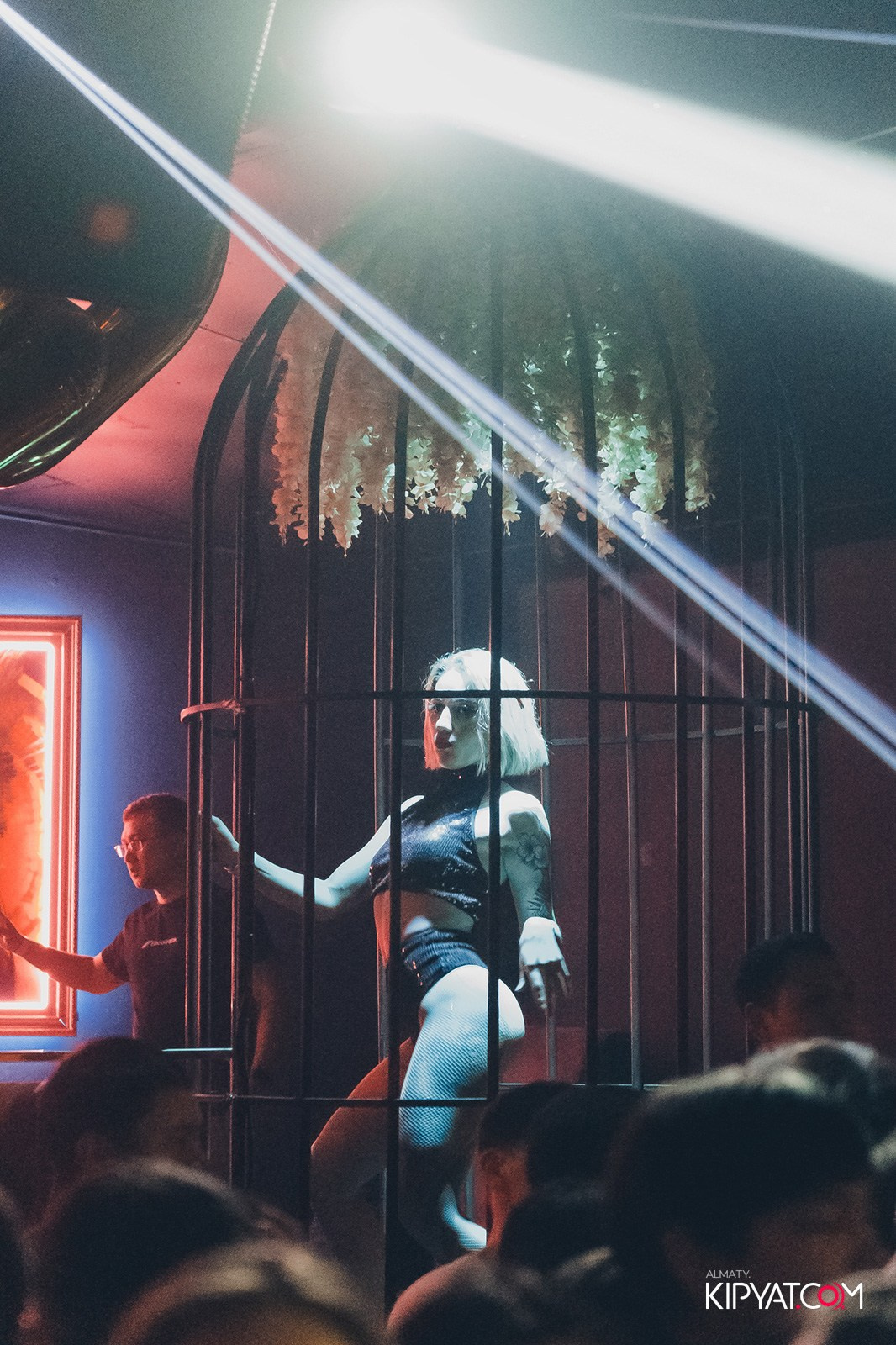 UYAT EMES BAR. КИПЯТКОМ АЛМАТЫ!