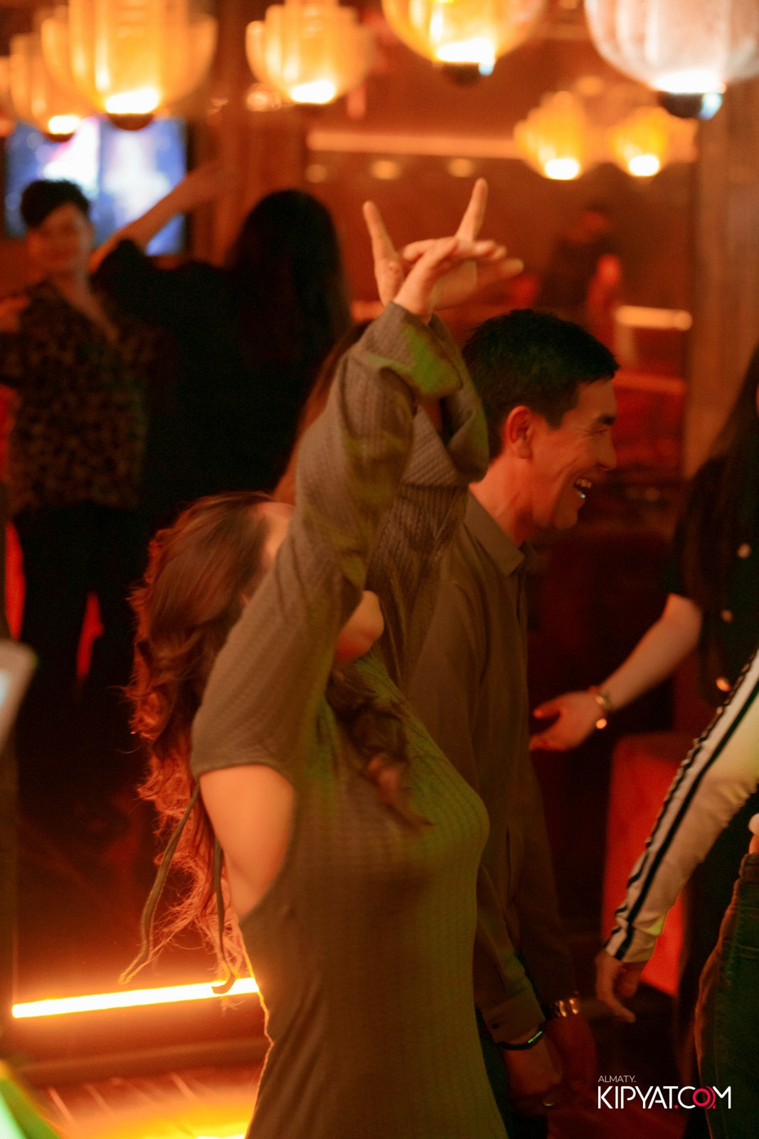 БАР ПАНАЕХАЛИ НА ДОСТЫК. КИПЯТКОМ АЛМАТЫ! Фотосъемка мероприятий в Алматы