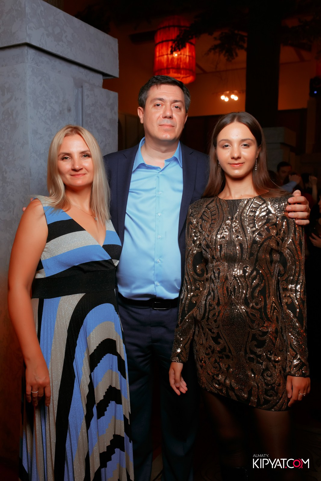 ГРУЗИНСКИЙ ДВОР НА КАБАНБАЙ БАТЫРА. КИПЯТКОМ АЛМАТЫ!